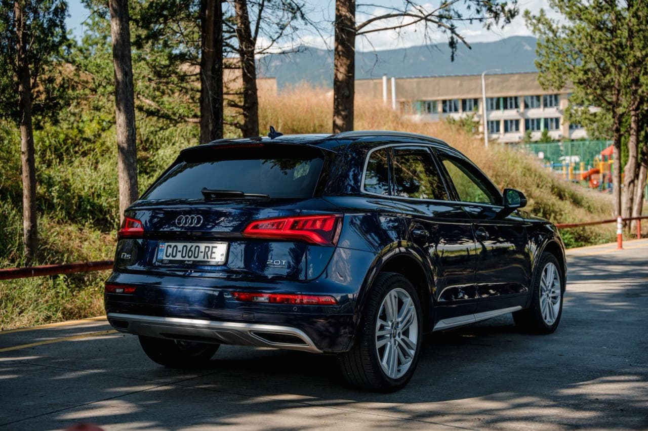 Audi Q5 2017 view 6