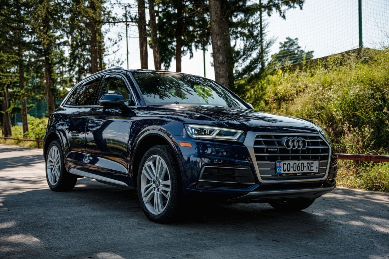 Audi Q5 2017 view 8