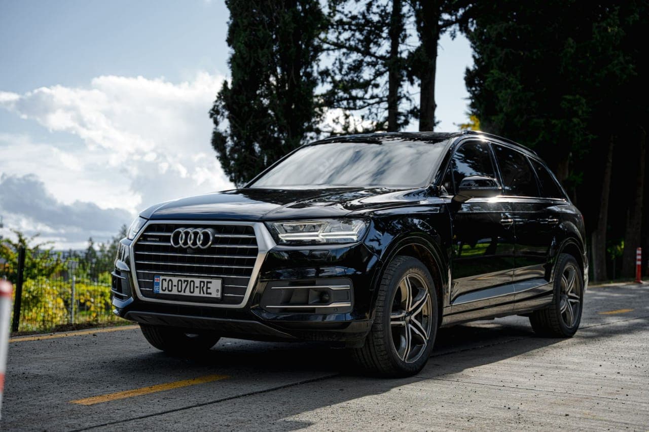 Audi Q7 2017 view 9