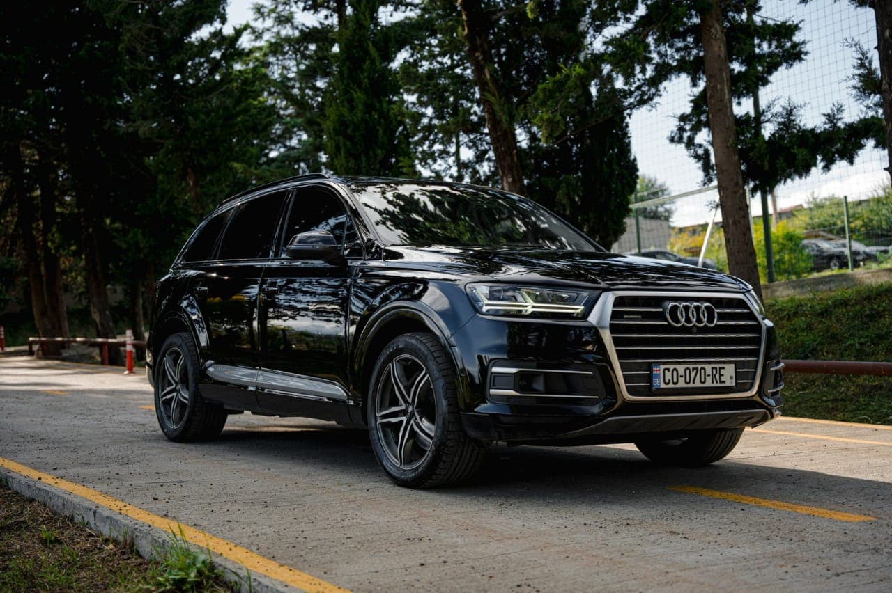 Audi Q7 2017 view 8