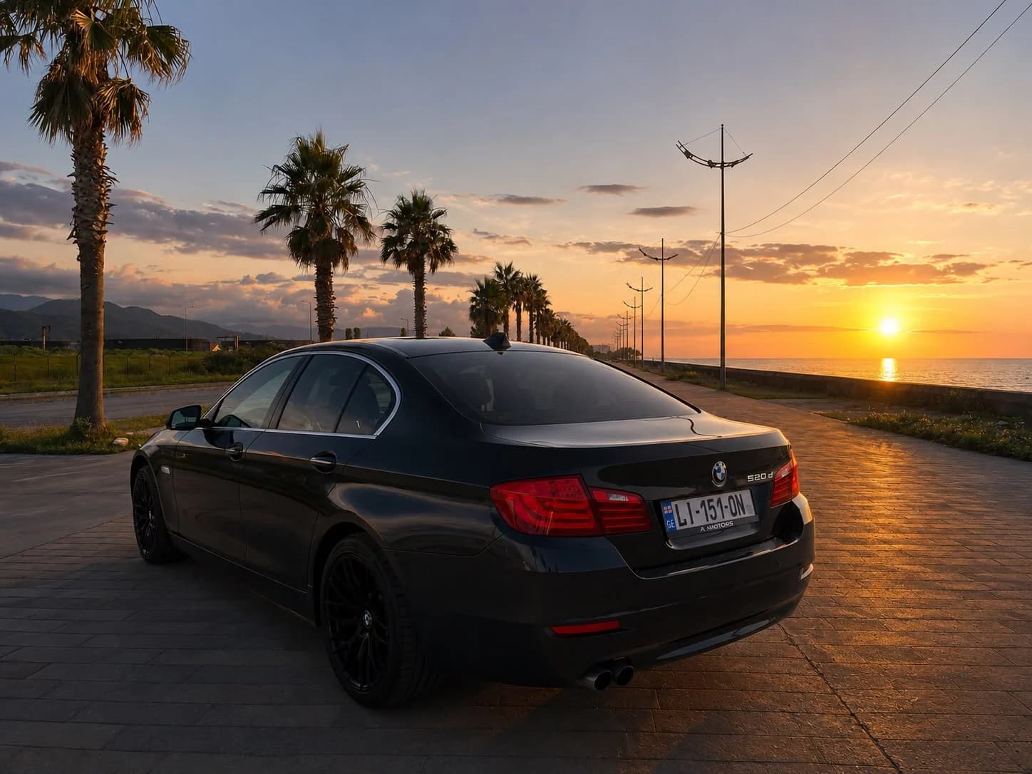 BMW 5 SERIES photo 2