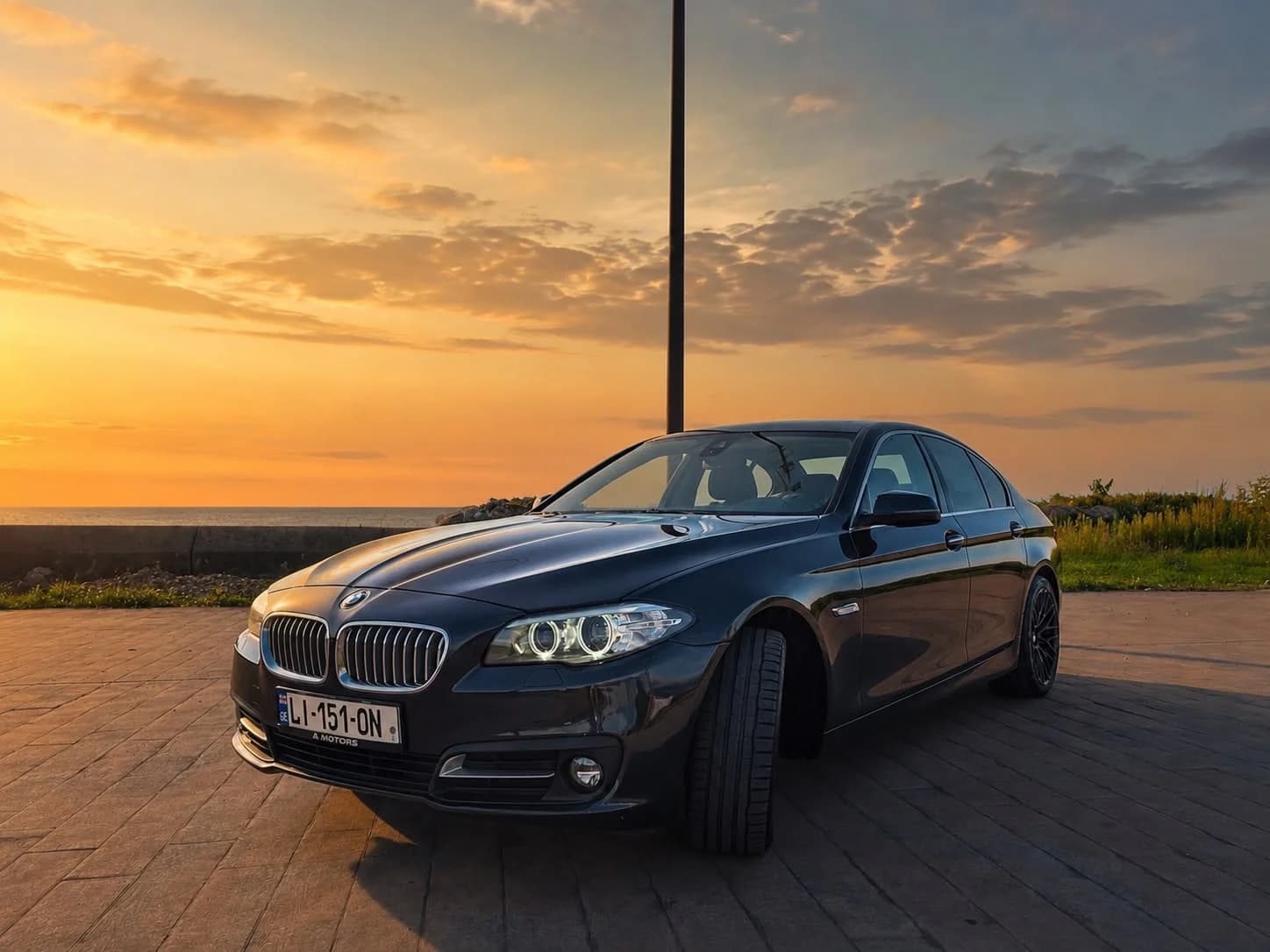 BMW 5 SERIES photo 3