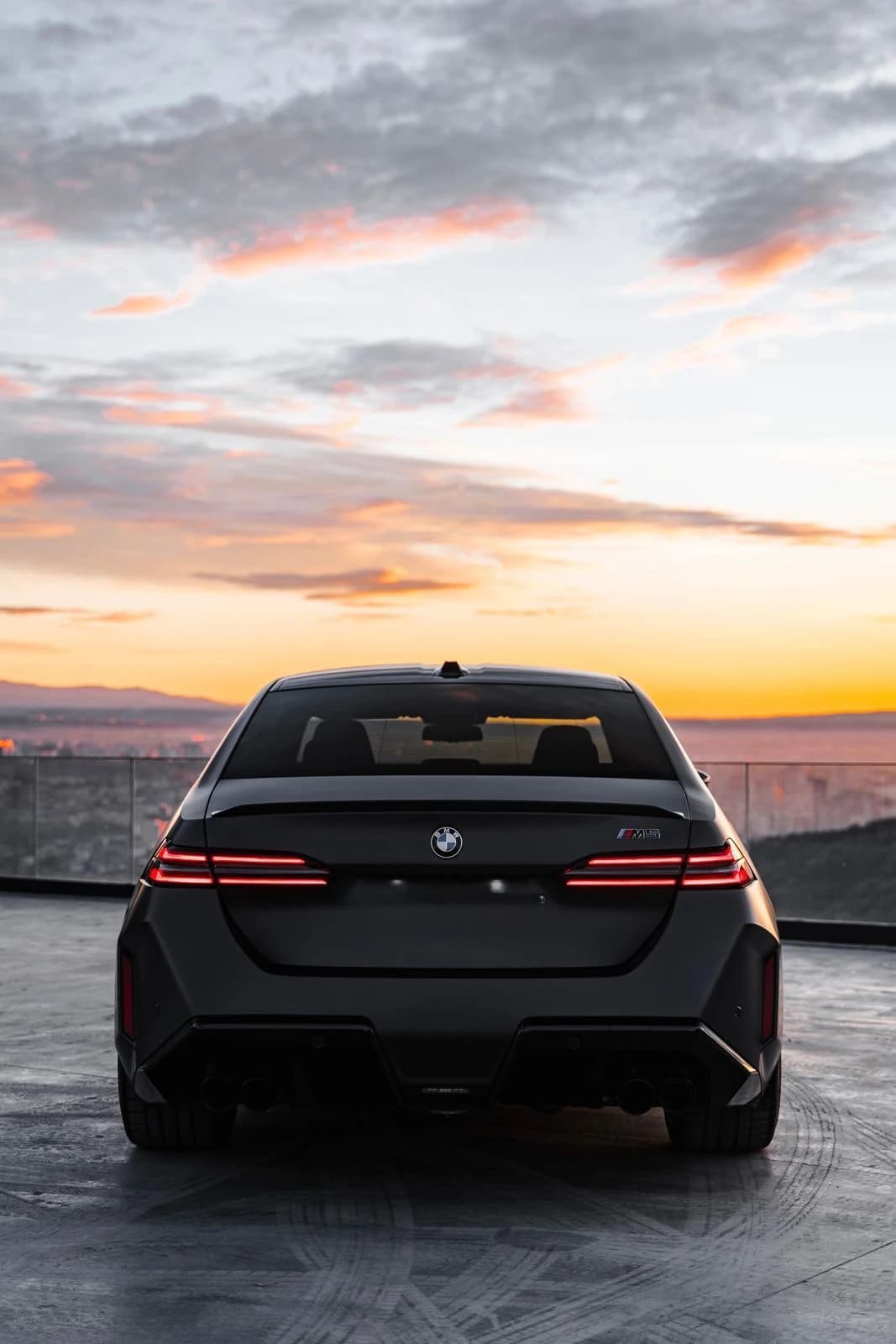 BMW M5 cs 2025  view 9