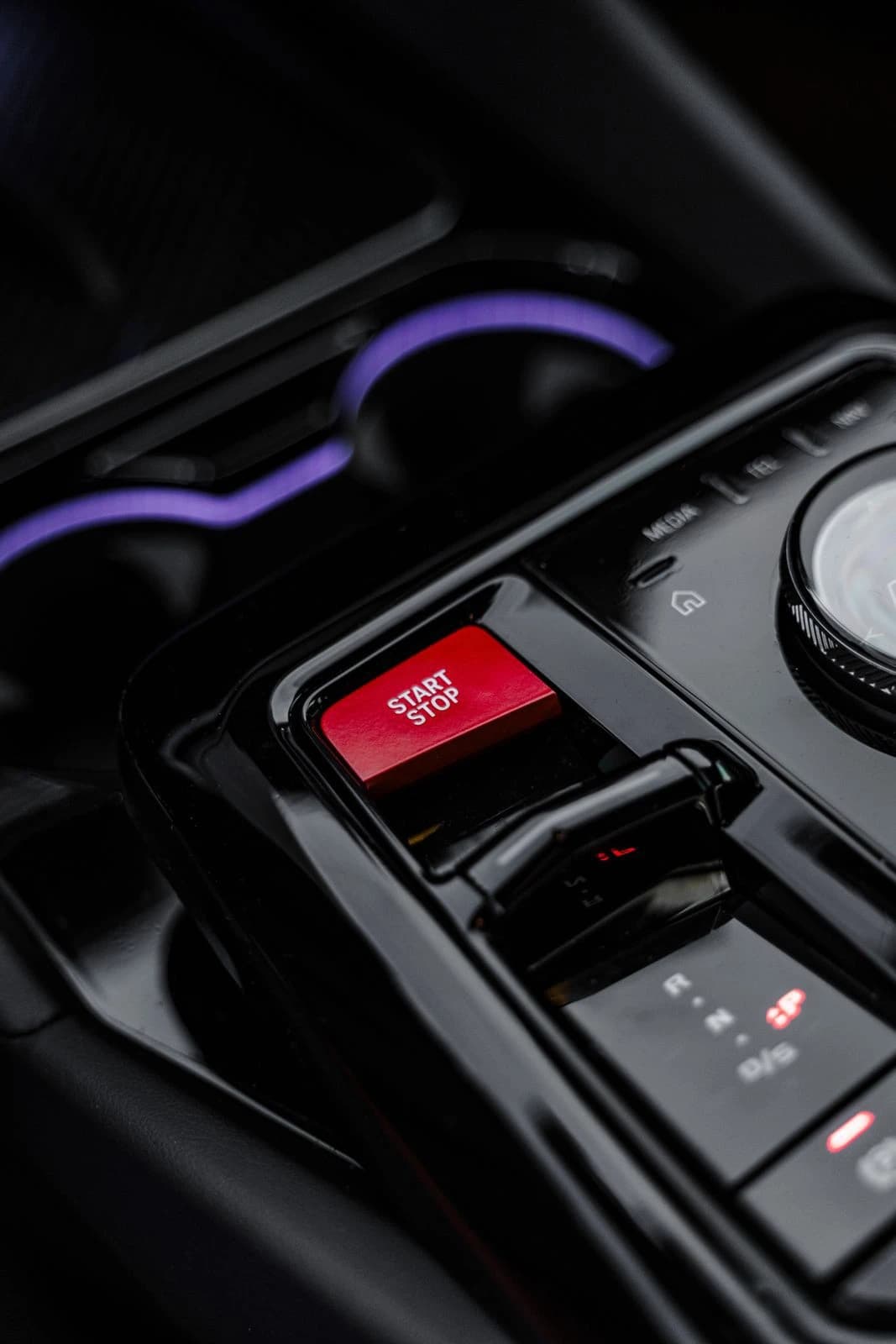 BMW M5 cs 2025  view 2