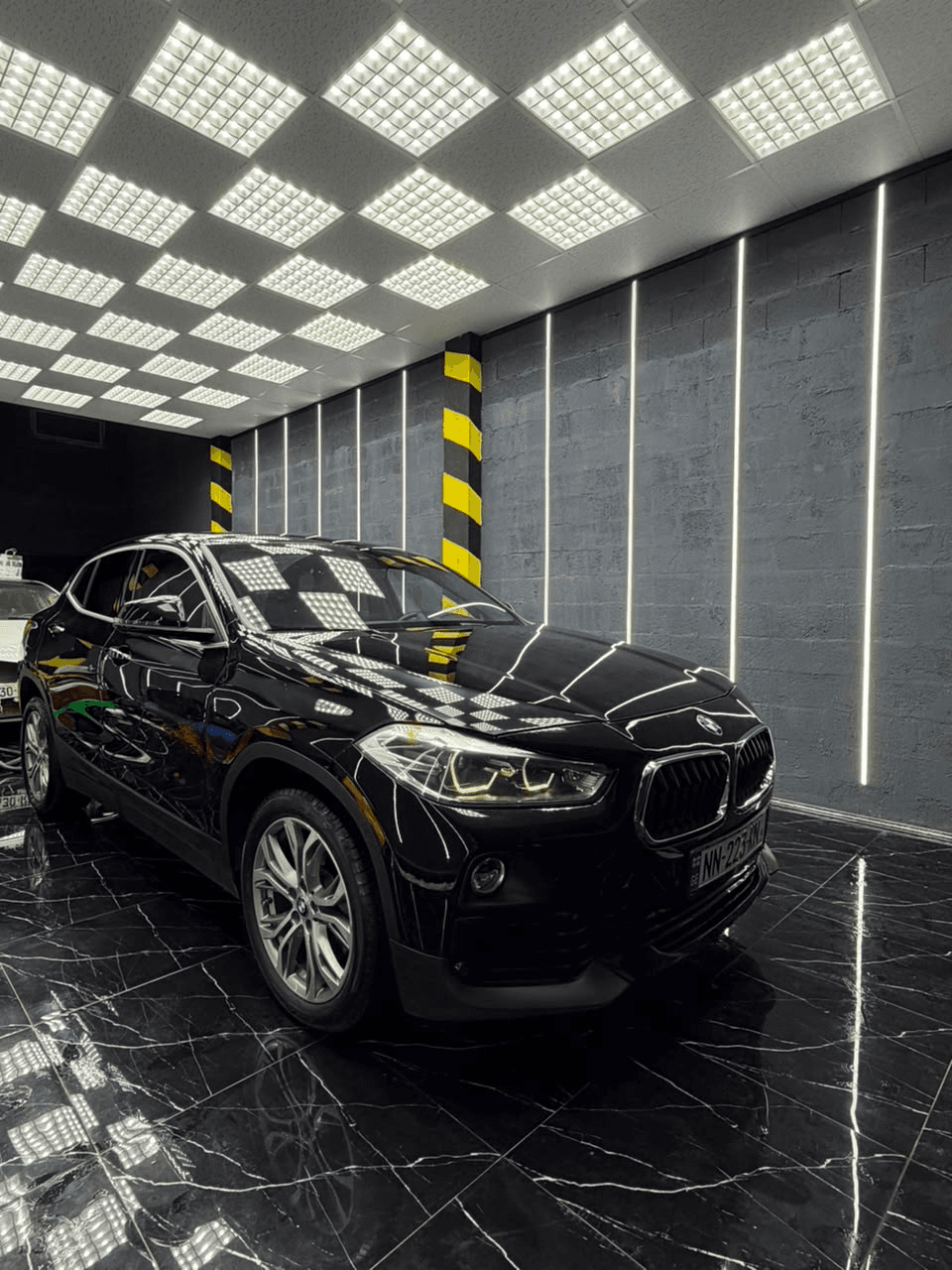 იქირავე BMW X2