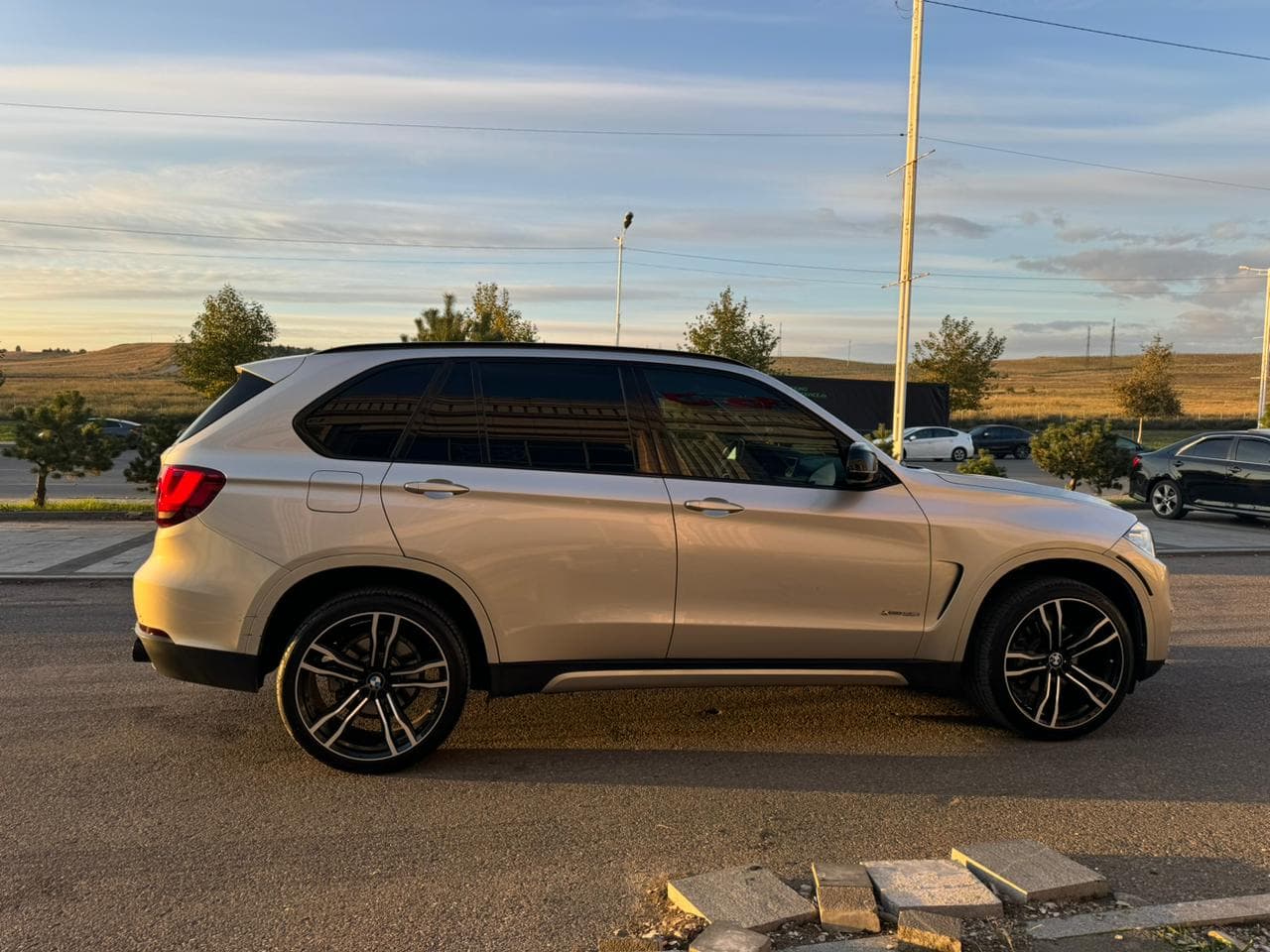 Bmw x5 2017 view 3