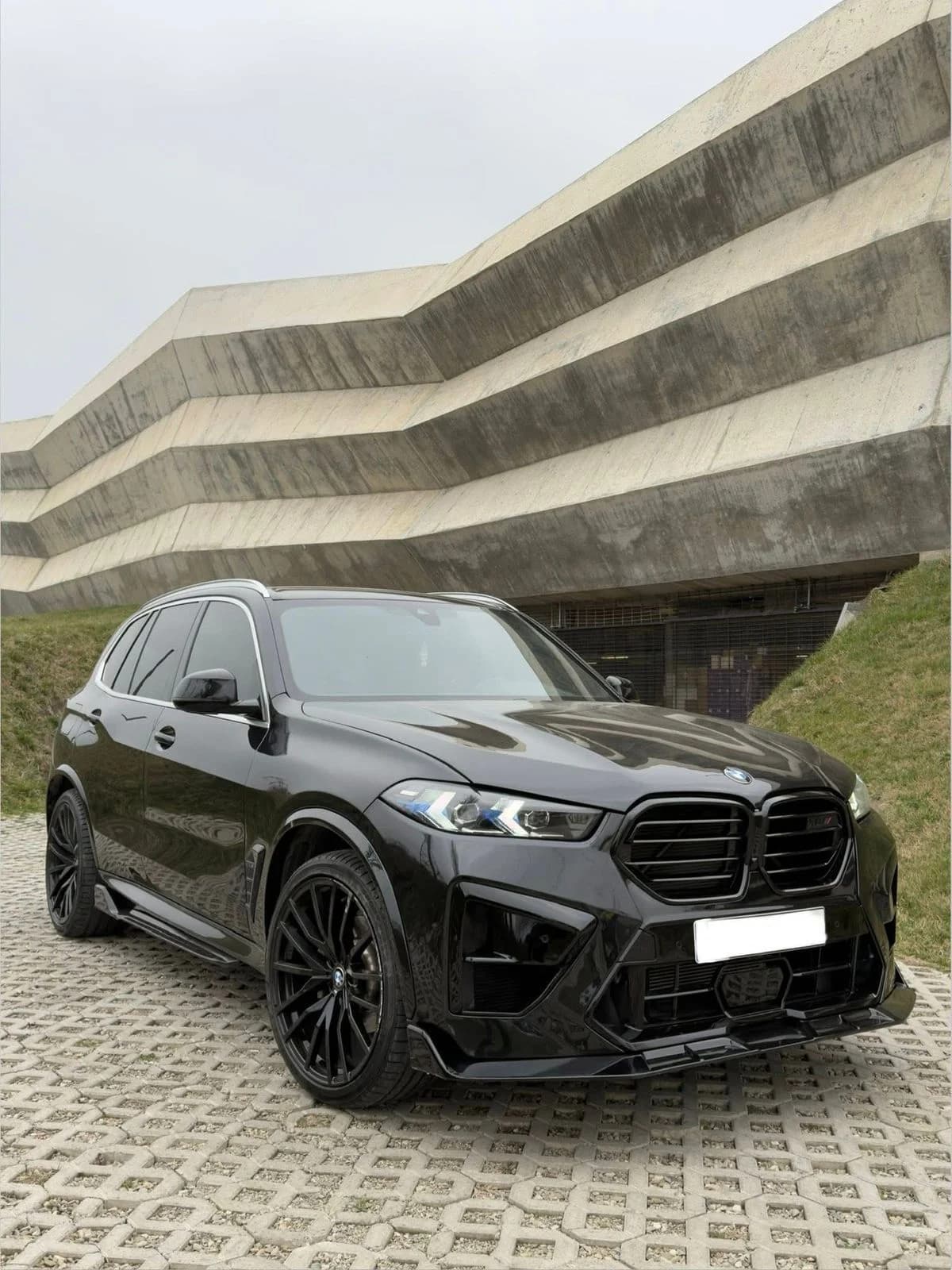 BMW X5 M40i 2021 view 2
