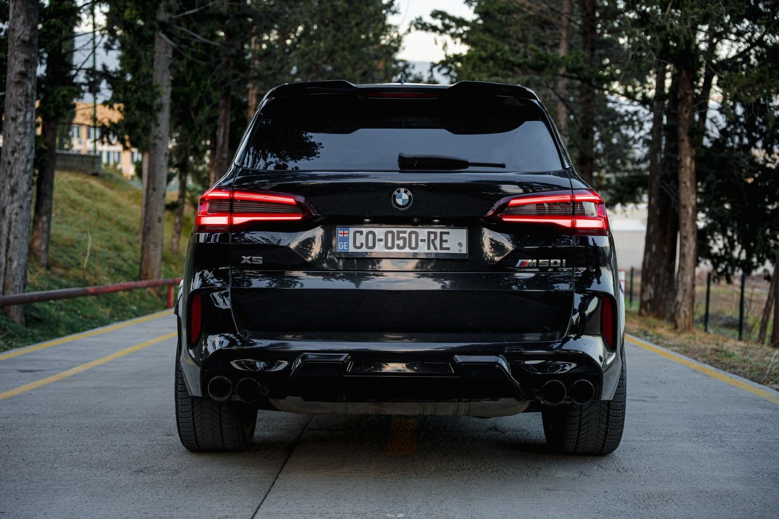 Bmw x5 m50i 2021 view 6
