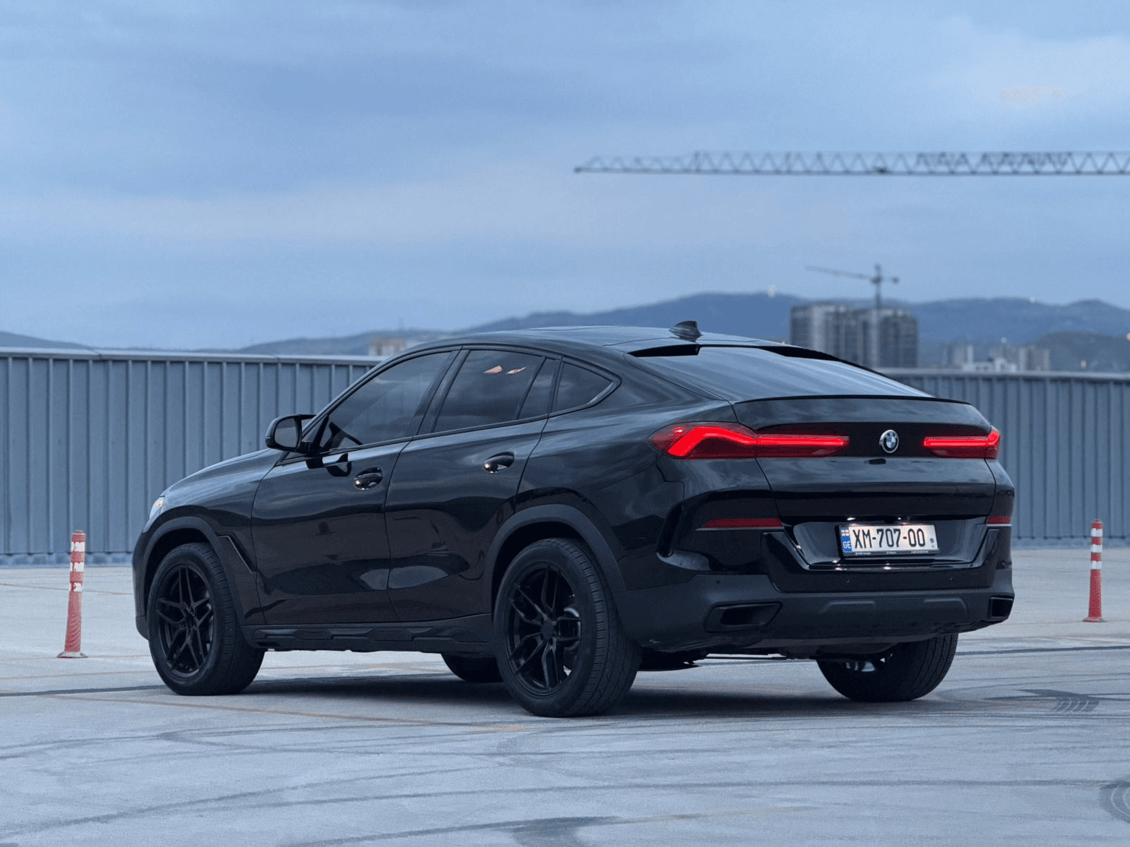 Rent BMW X6 XDRIVE 40I in Tbilisi — photo 3