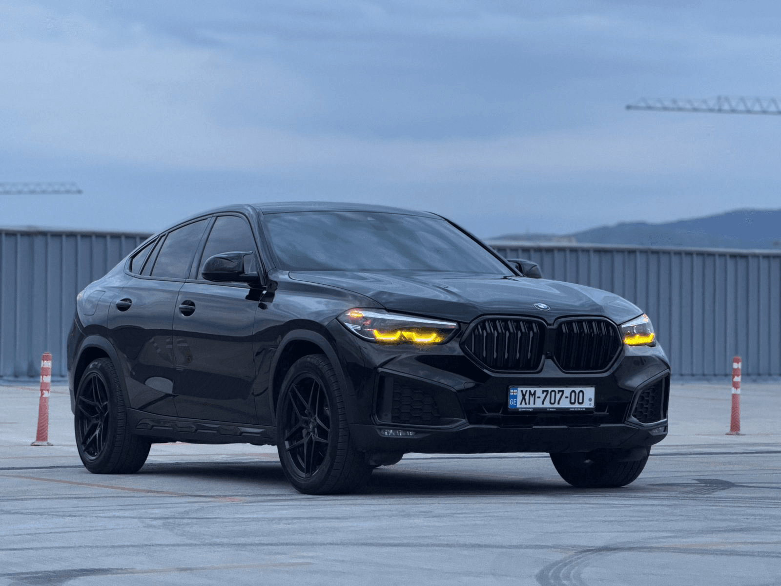 Rent BMW X6 XDRIVE 40I in Tbilisi — photo 4