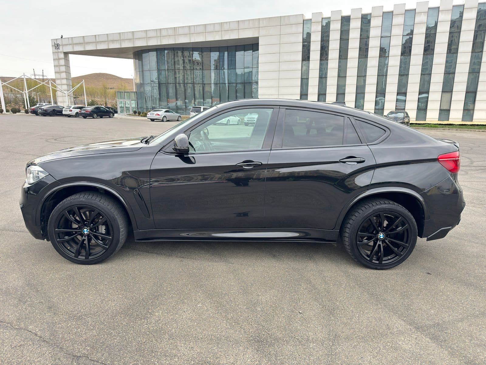 Bmw x6 2018 view 5