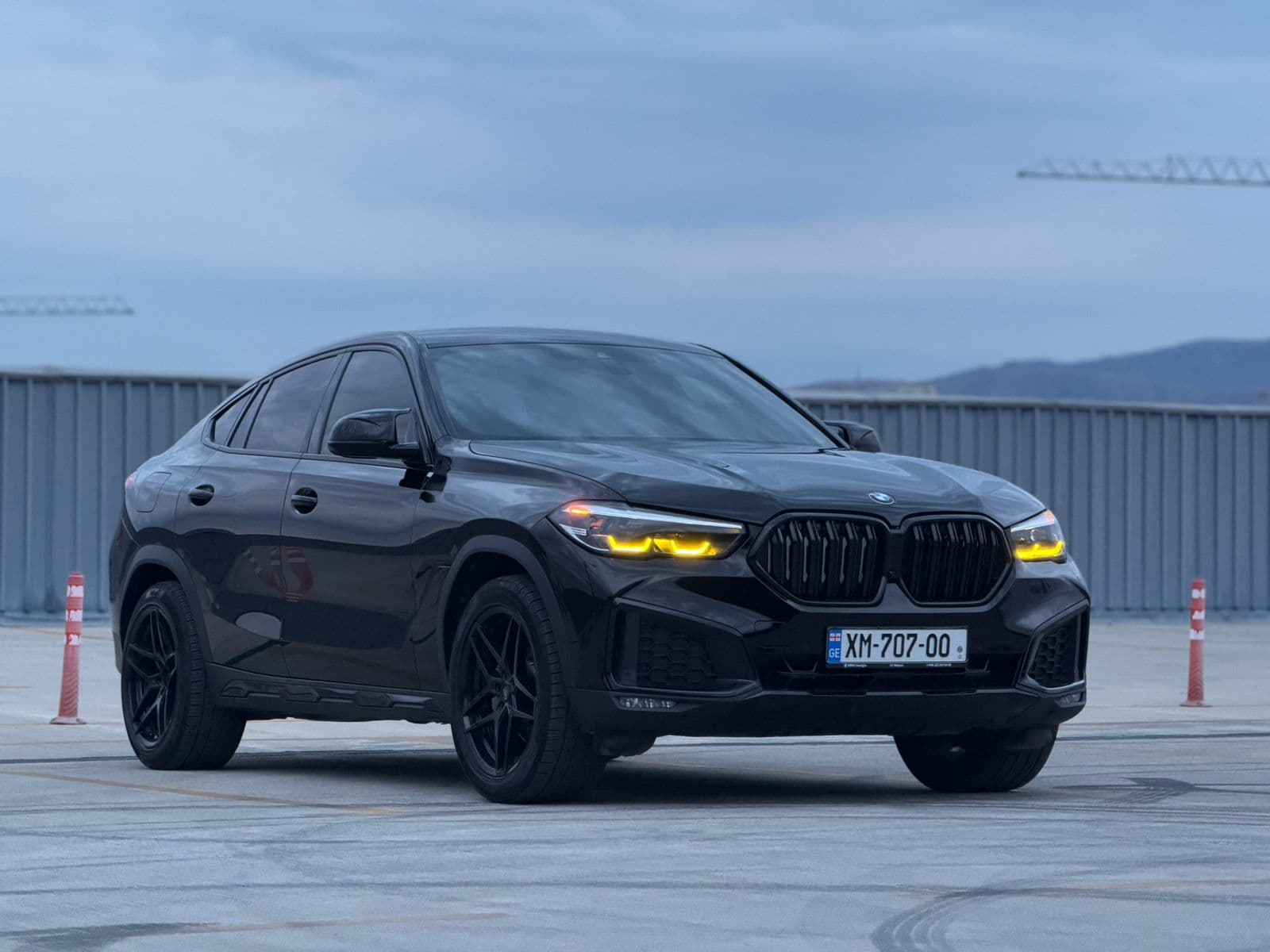 BMW X6 2021 view 2