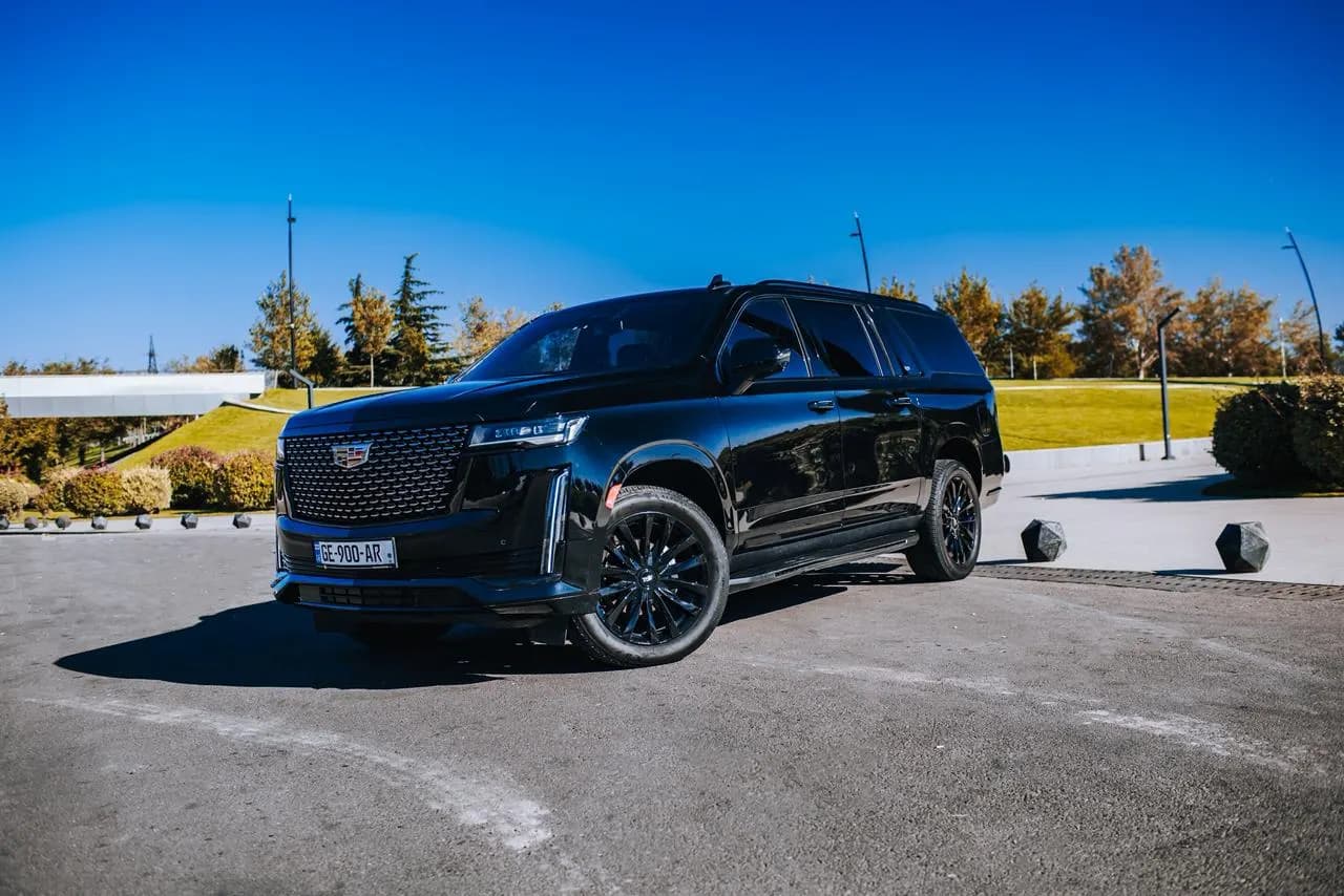 Cadilac esqalade 2024  view 2