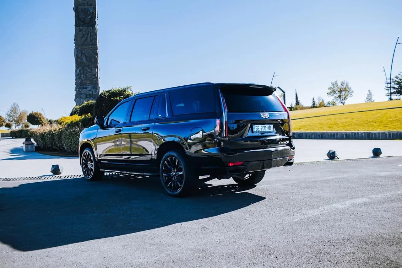 Cadilac esqalade 2024  view 3