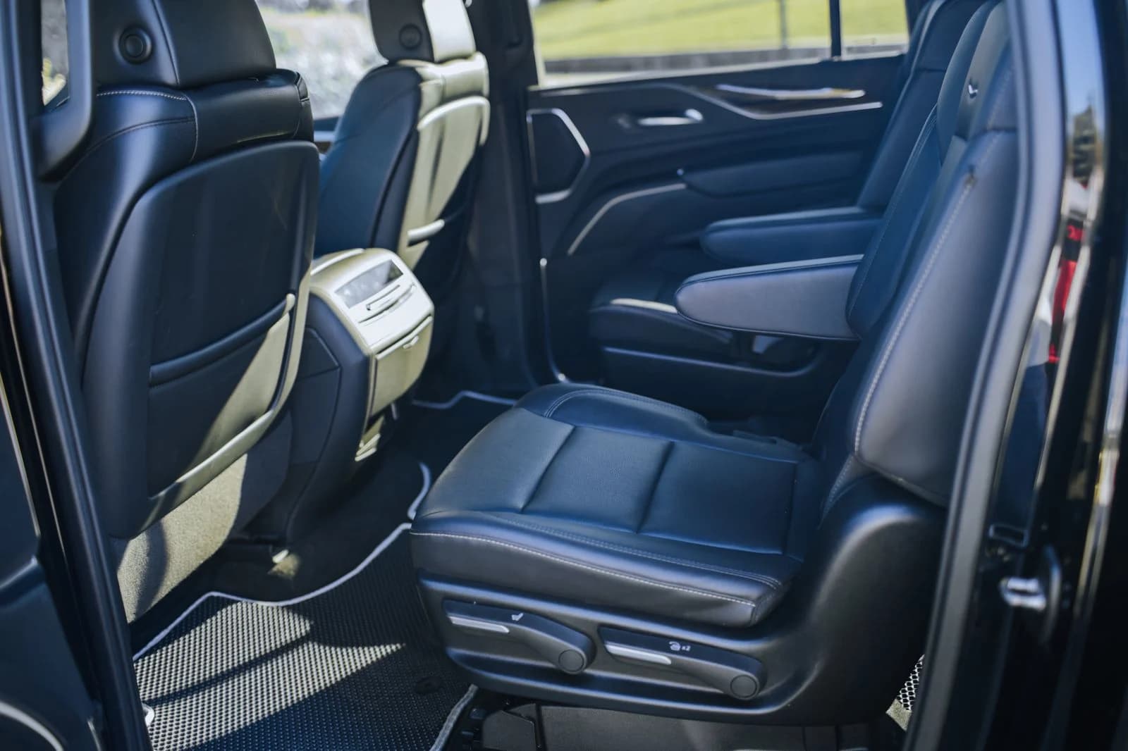 Cadilac esqalade 2024  view 10