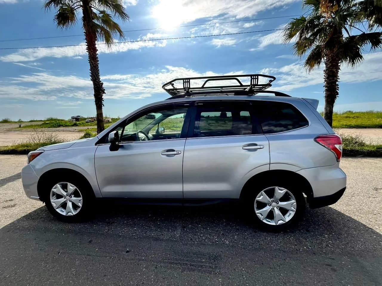 SUBARU FORESTER photo 2