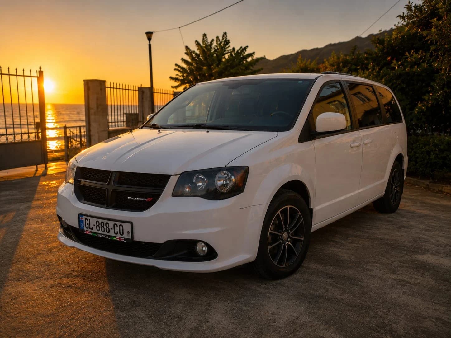 DODGE GRAND CARAVAN photo 2