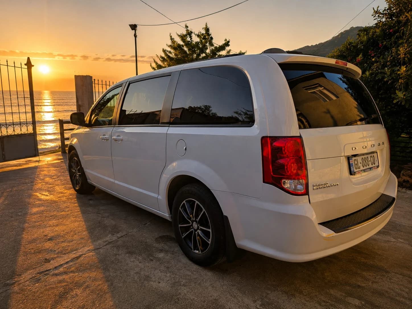 DODGE GRAND CARAVAN photo 3