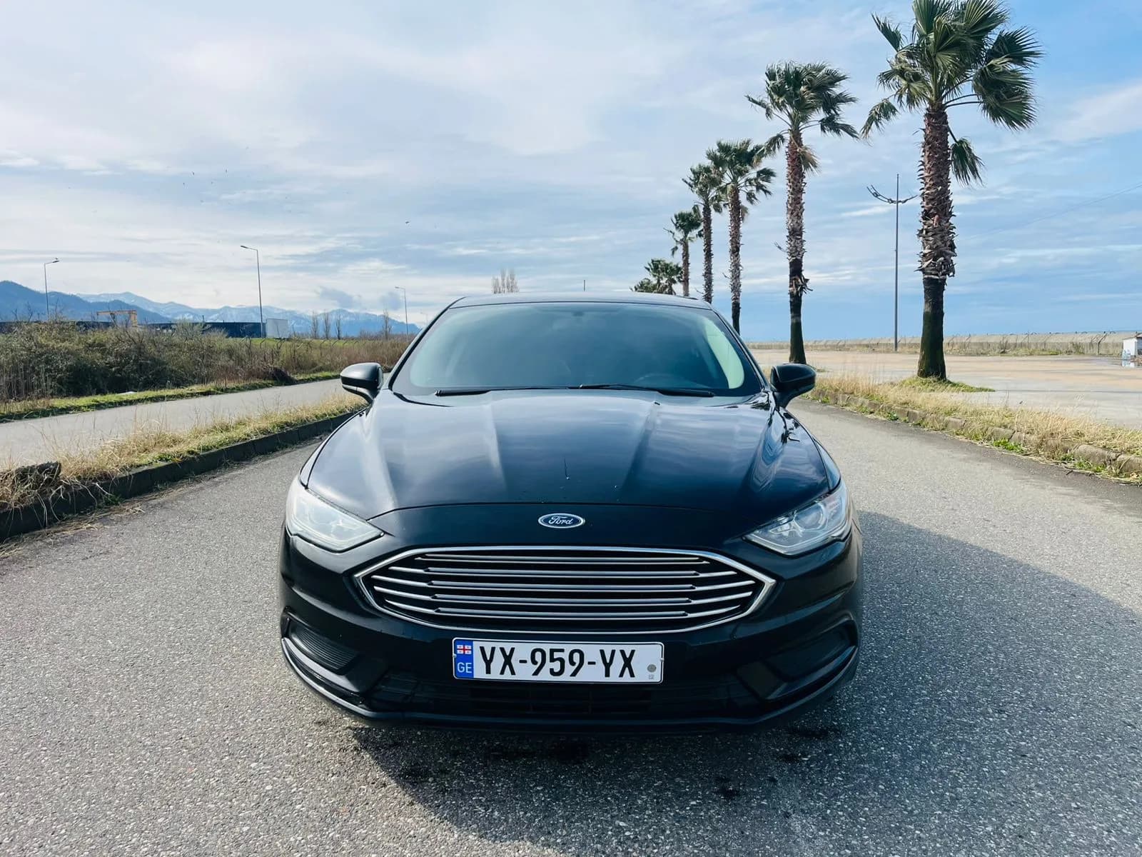 FORD FUSION HYBRID photo 2