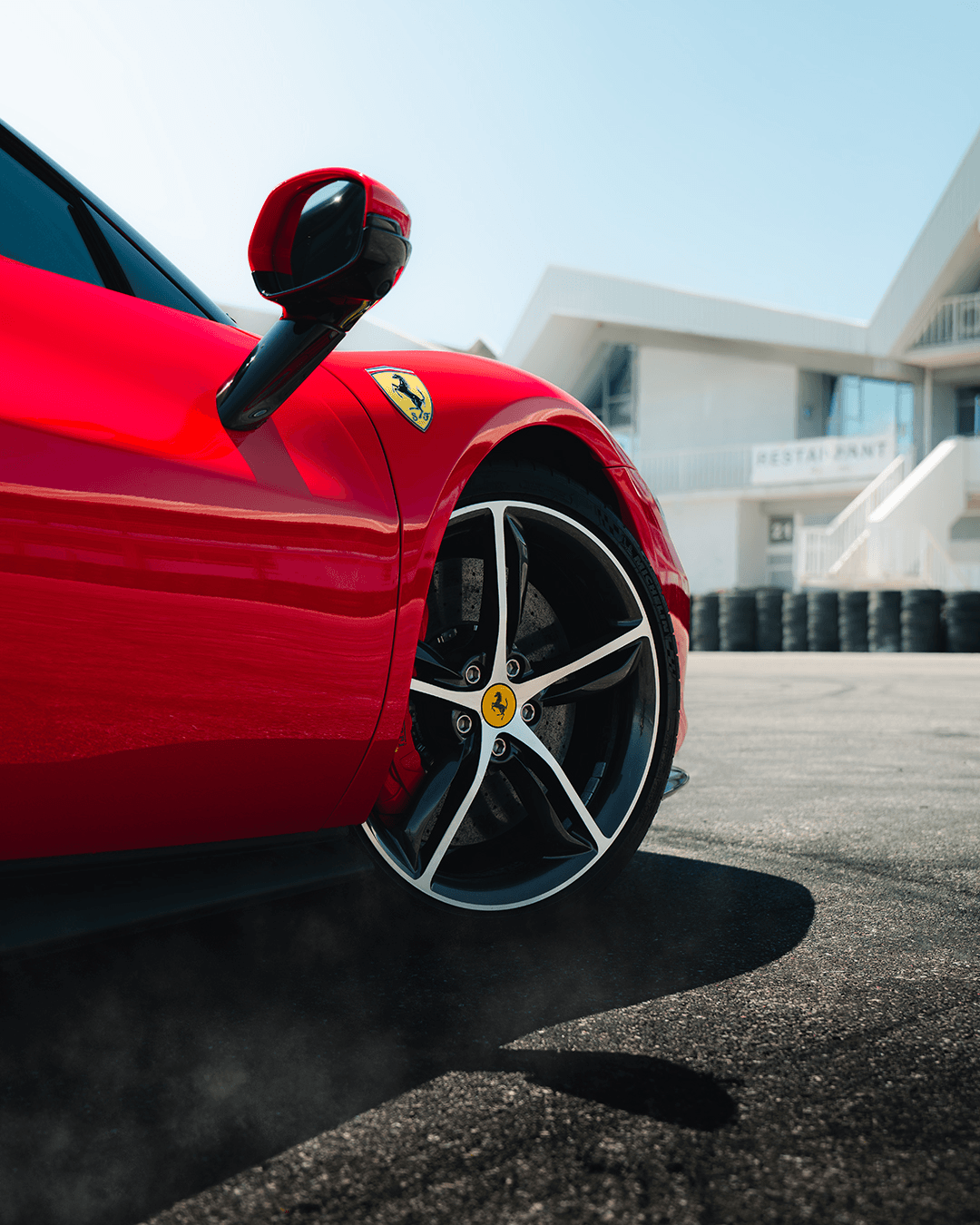 იქირავე Ferrari 296 GTB