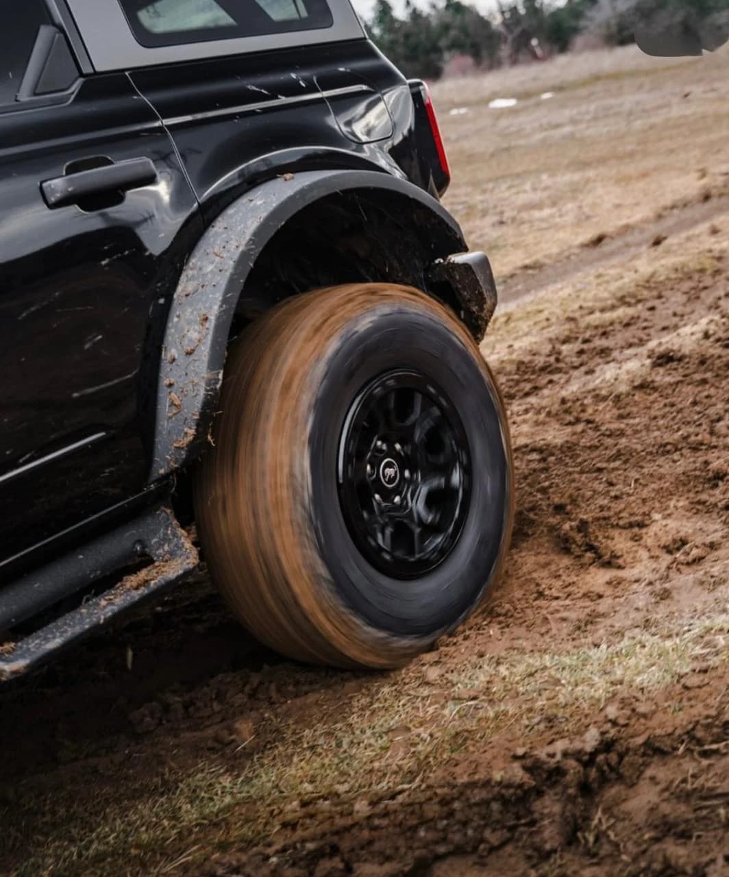 Ford Bronco 2024 view 7