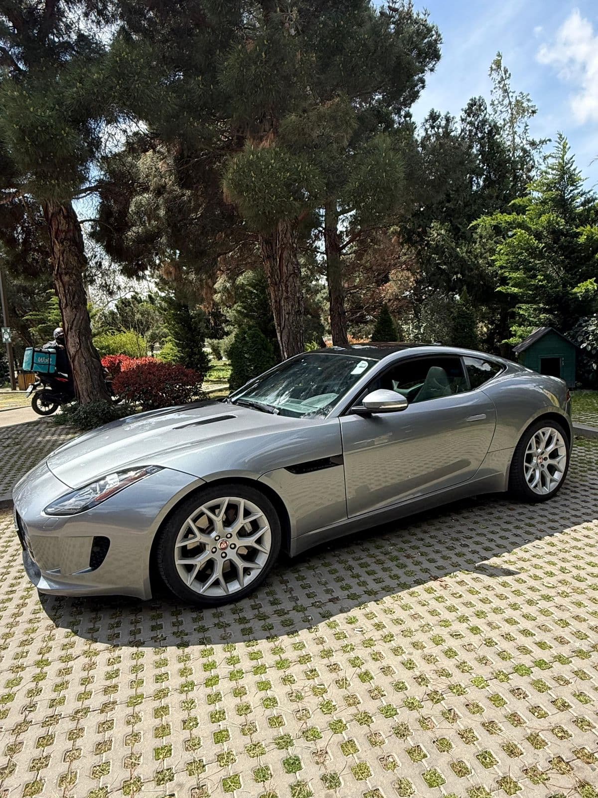 Jaguar F-TYPE 2014 view 4