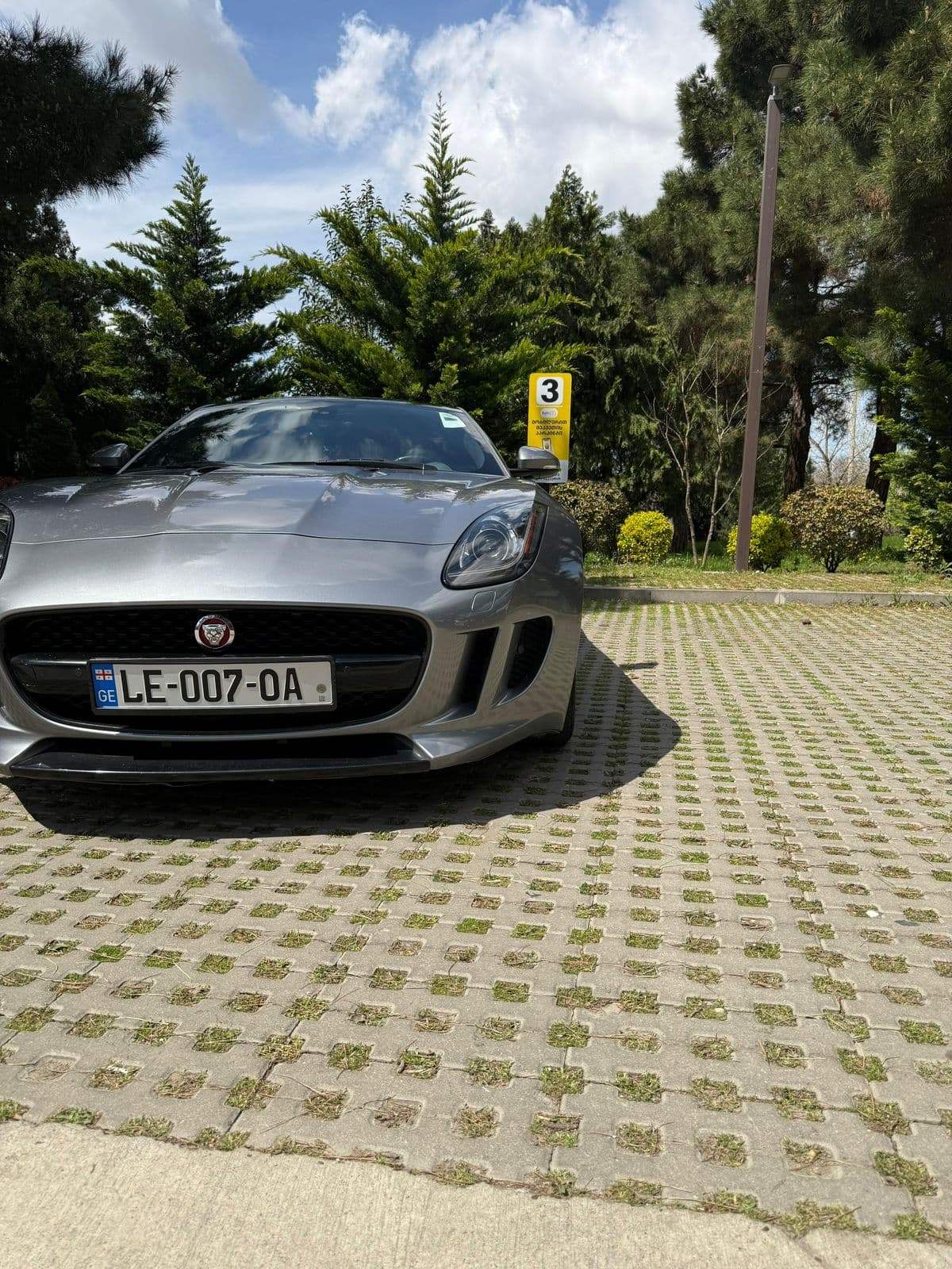 Jaguar F-TYPE 2014 view 1