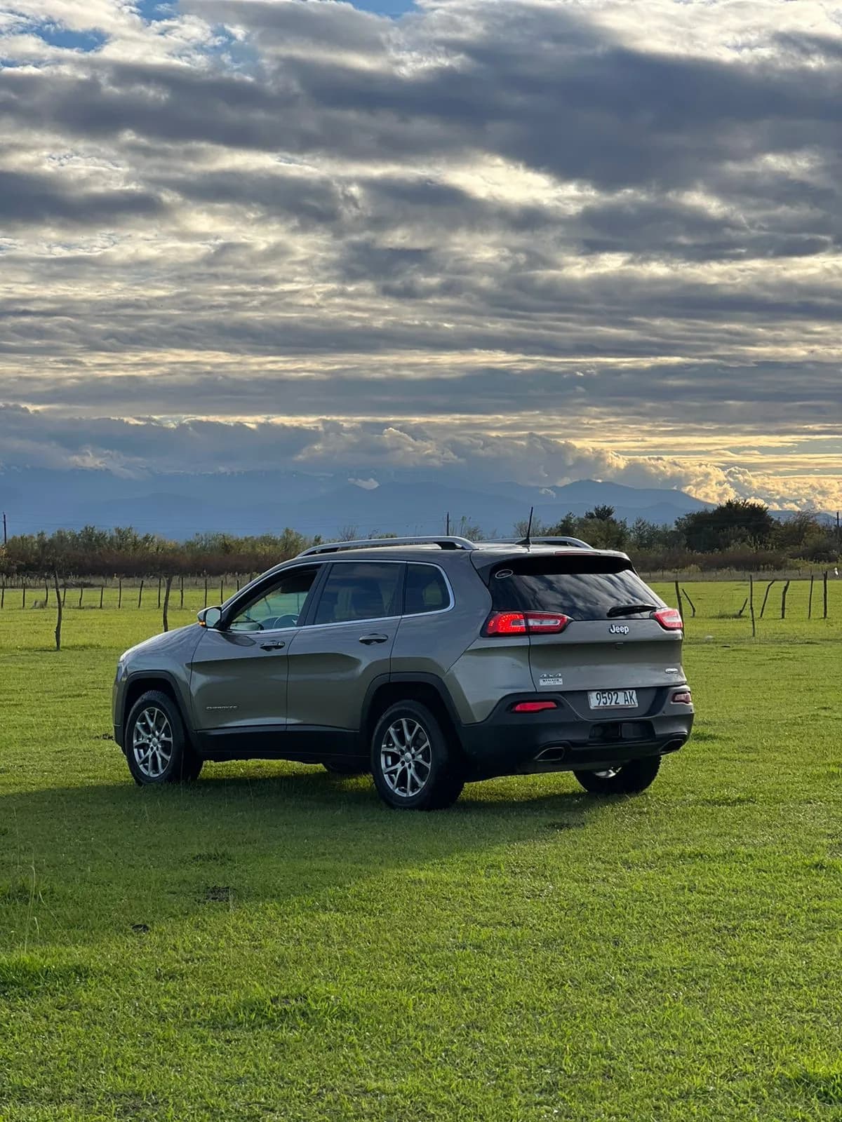 Rent Jeep Cherokee in Kutaisi — photo 3