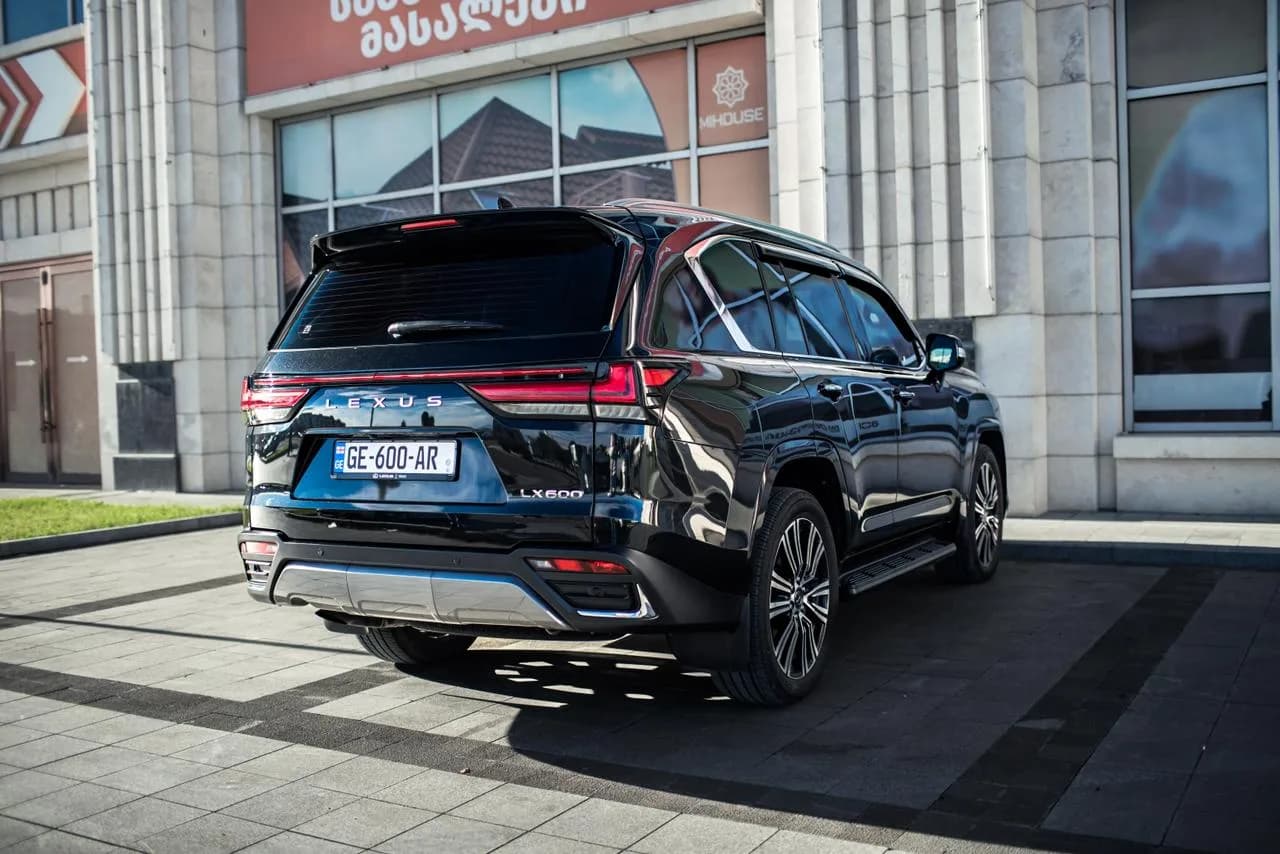 Lexus Lx 600 2024 view 3