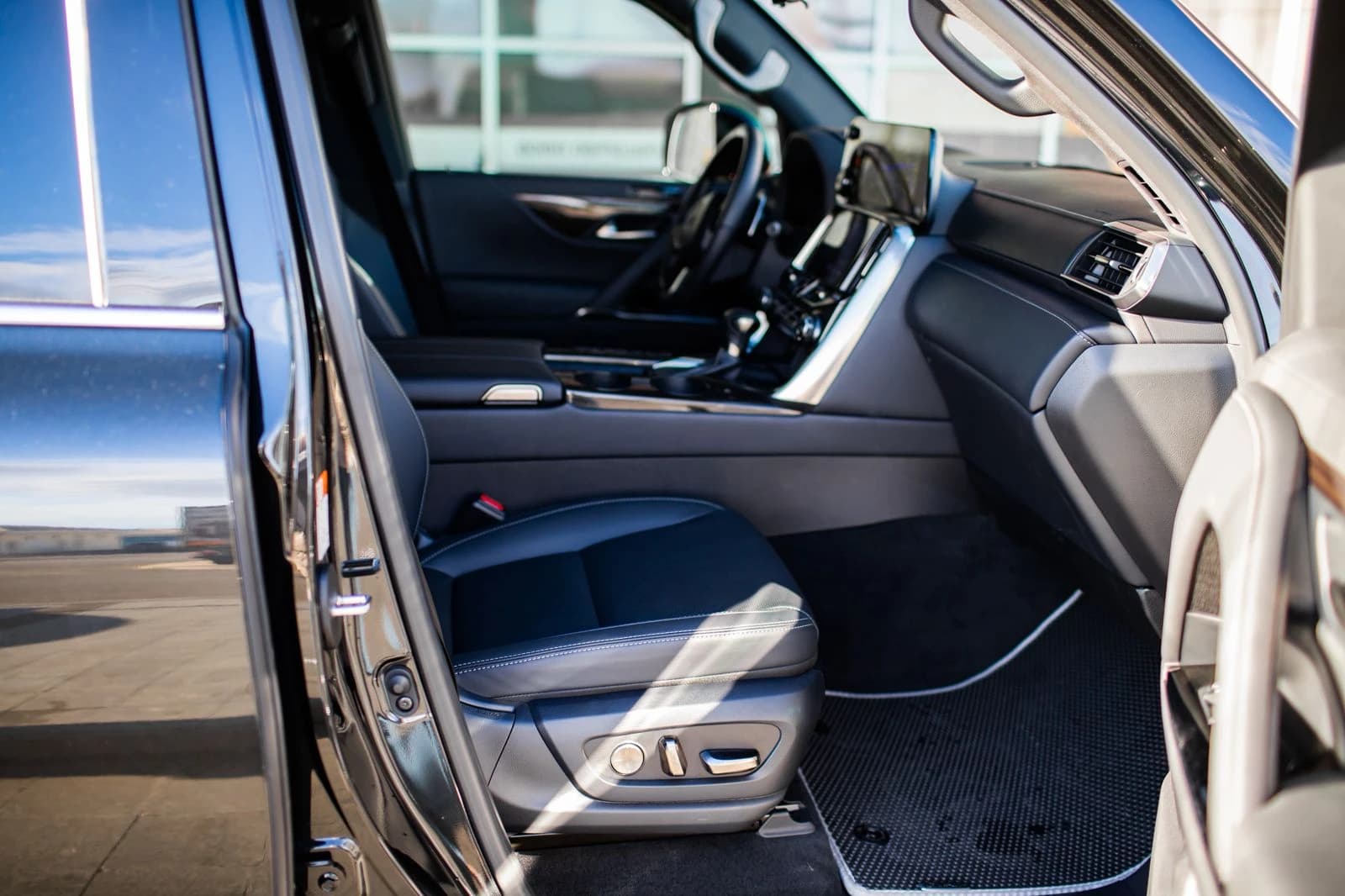 Lexus Lx 600 2024 view 8