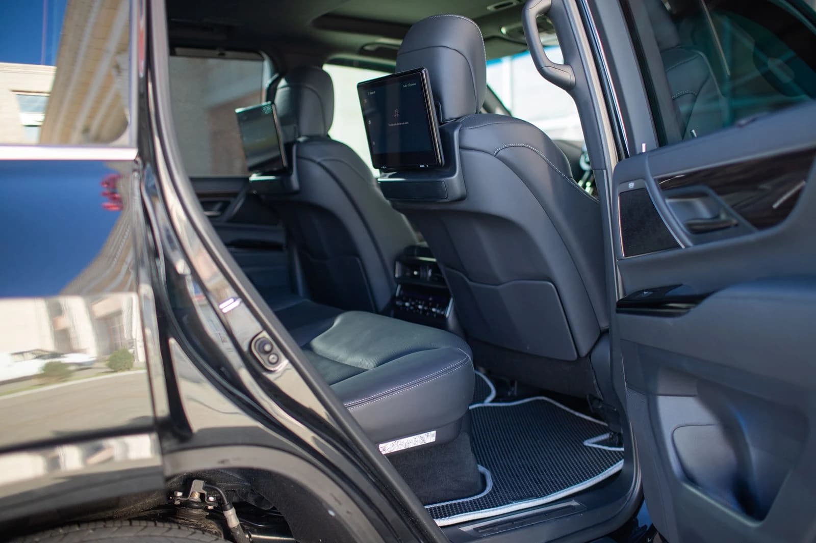 Lexus Lx 600 2024 view 9