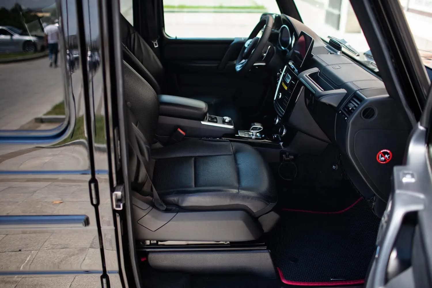 Mercedes-benz G550 2018 view 9