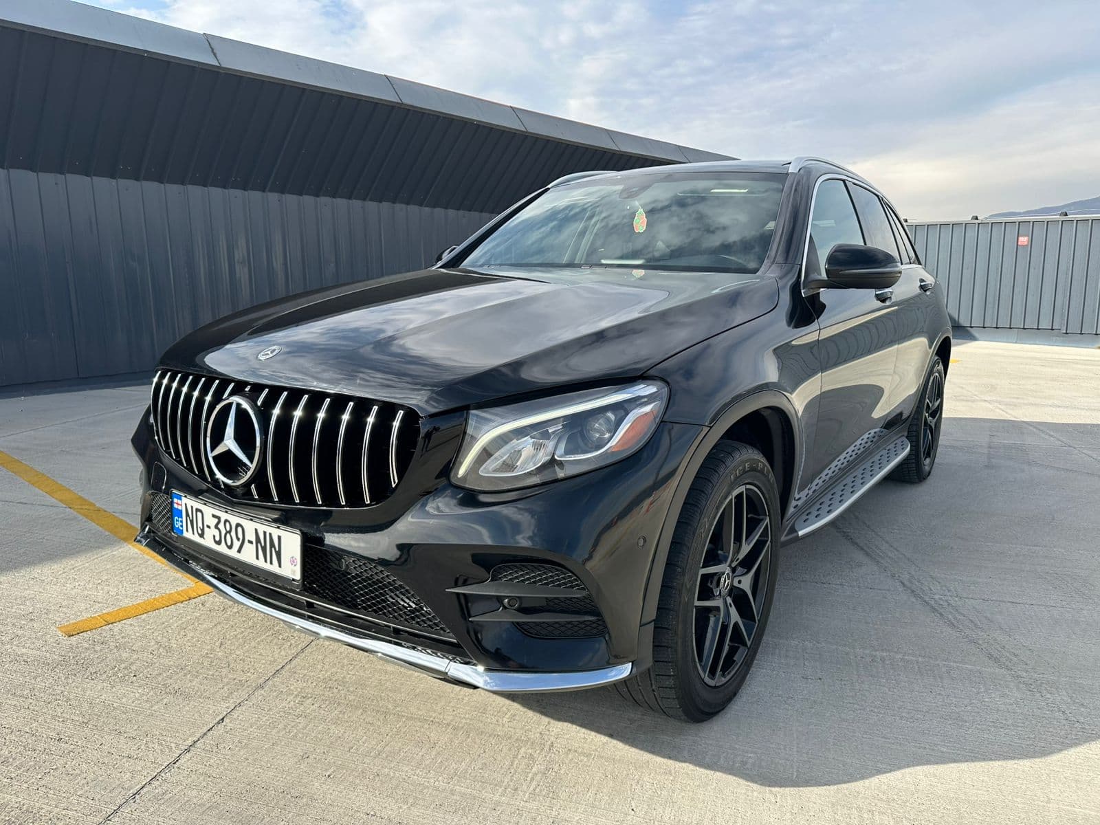 Mercedes-benz Glc 300 2018 view 2