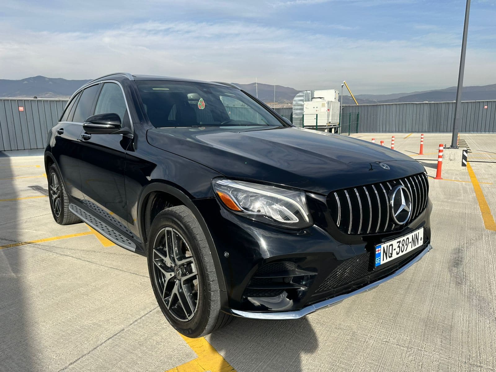 Mercedes-benz Glc 300 2018 view 3