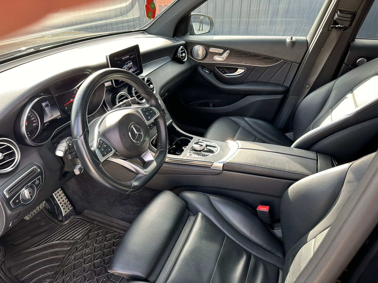 Mercedes-benz Glc 300 2018 view 9