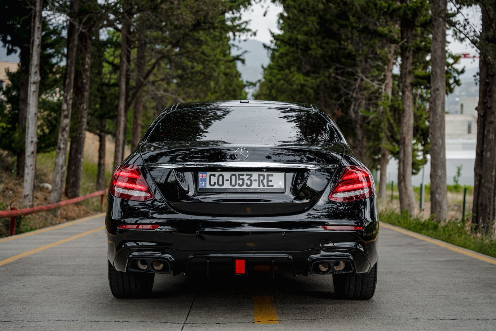 Mersedes-benz e300 2018  view 6