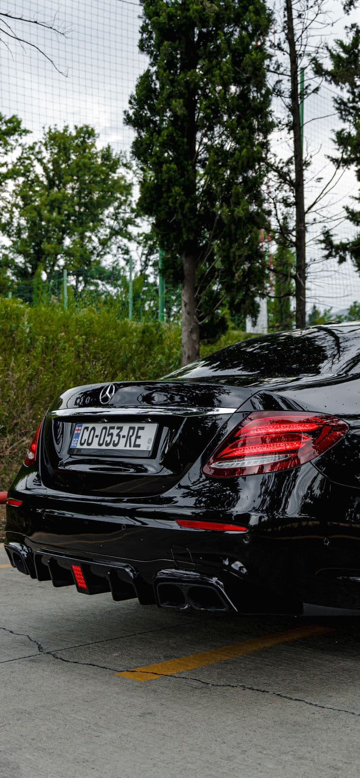 Mersedes-benz e300 2018  view 4