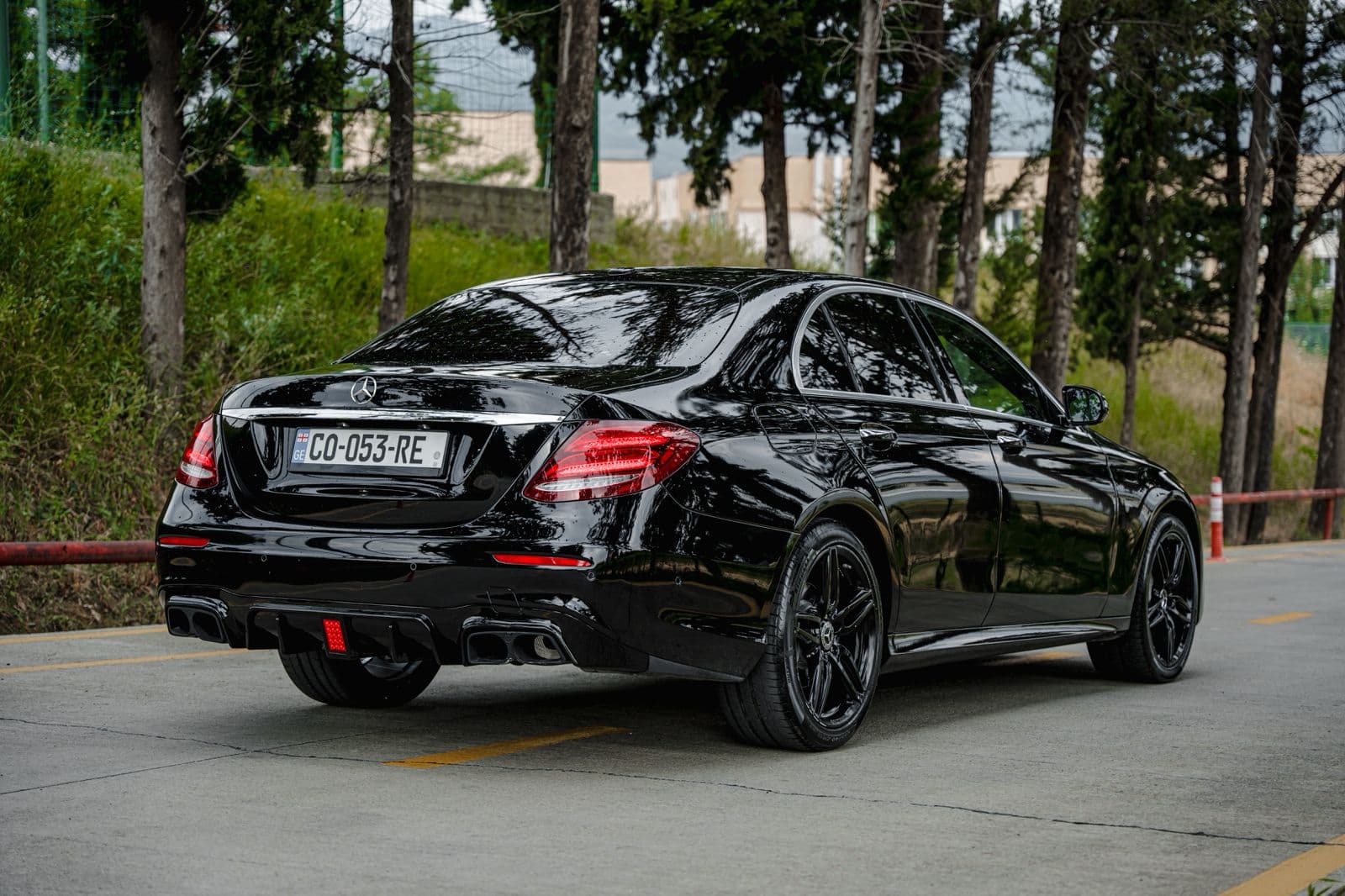 Mersedes-benz e300 2018  view 5