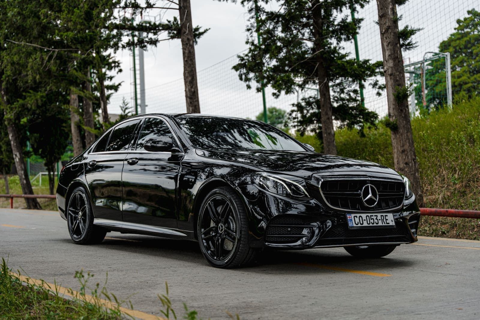 Mersedes-benz e300 2018  view 8