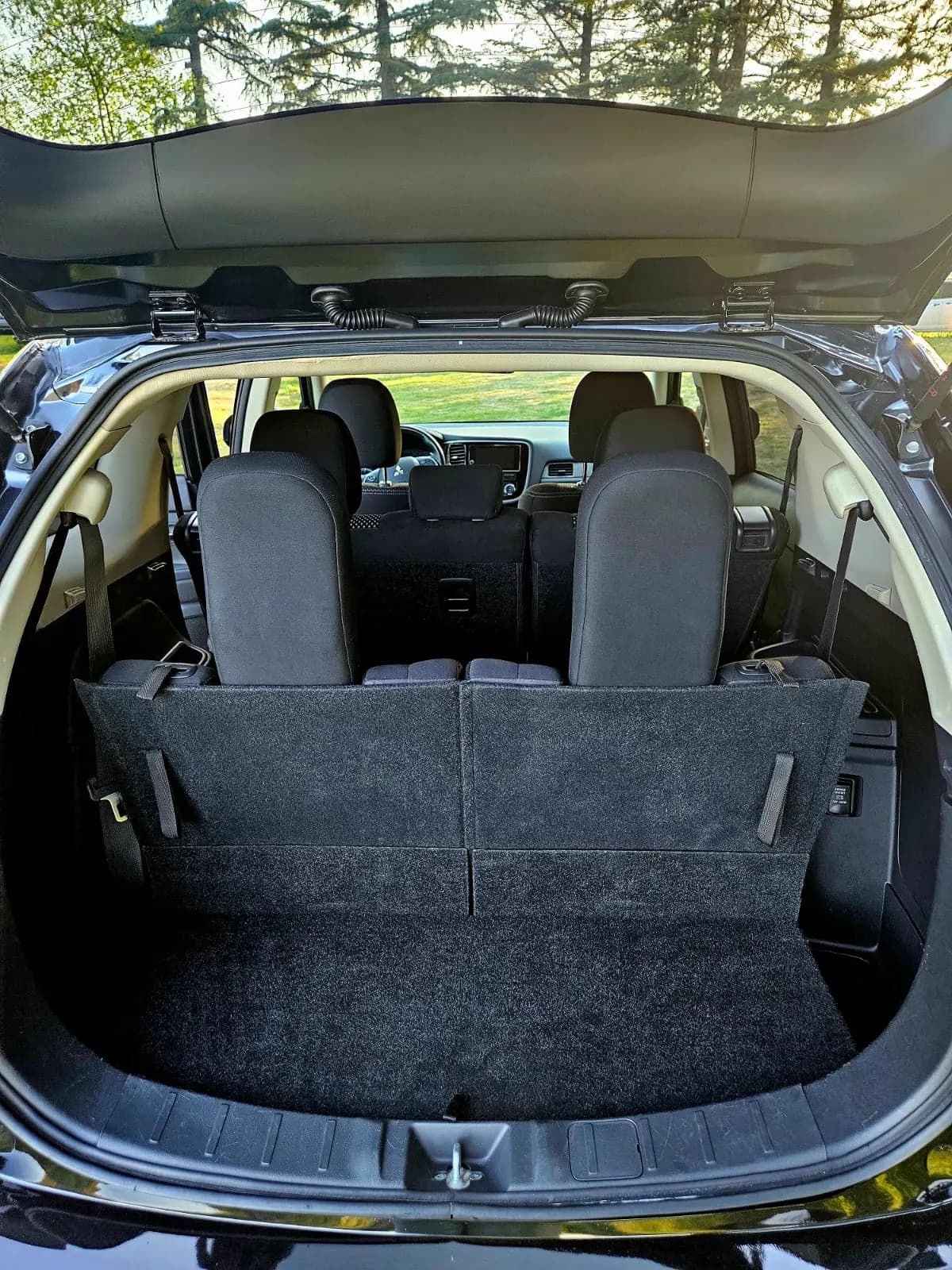 Rent Mitsubishi Outlander in Kutaisi — photo 9