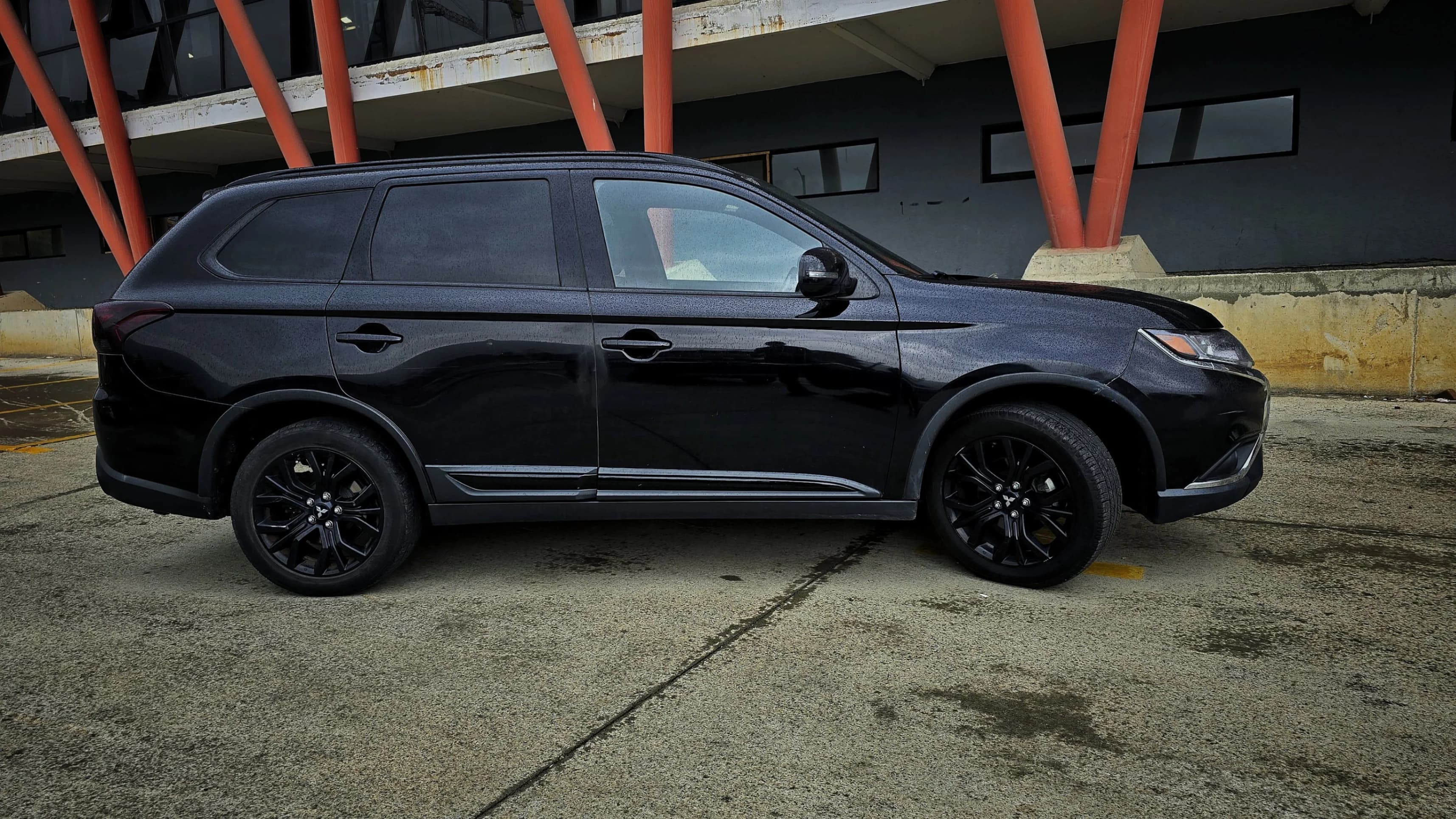 Rent Mitsubishi Outlander in Tbilisi — photo 3