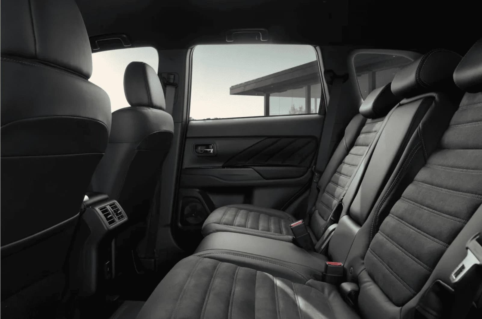 Rent Mitsubishi Outlander in Tbilisi — photo 10