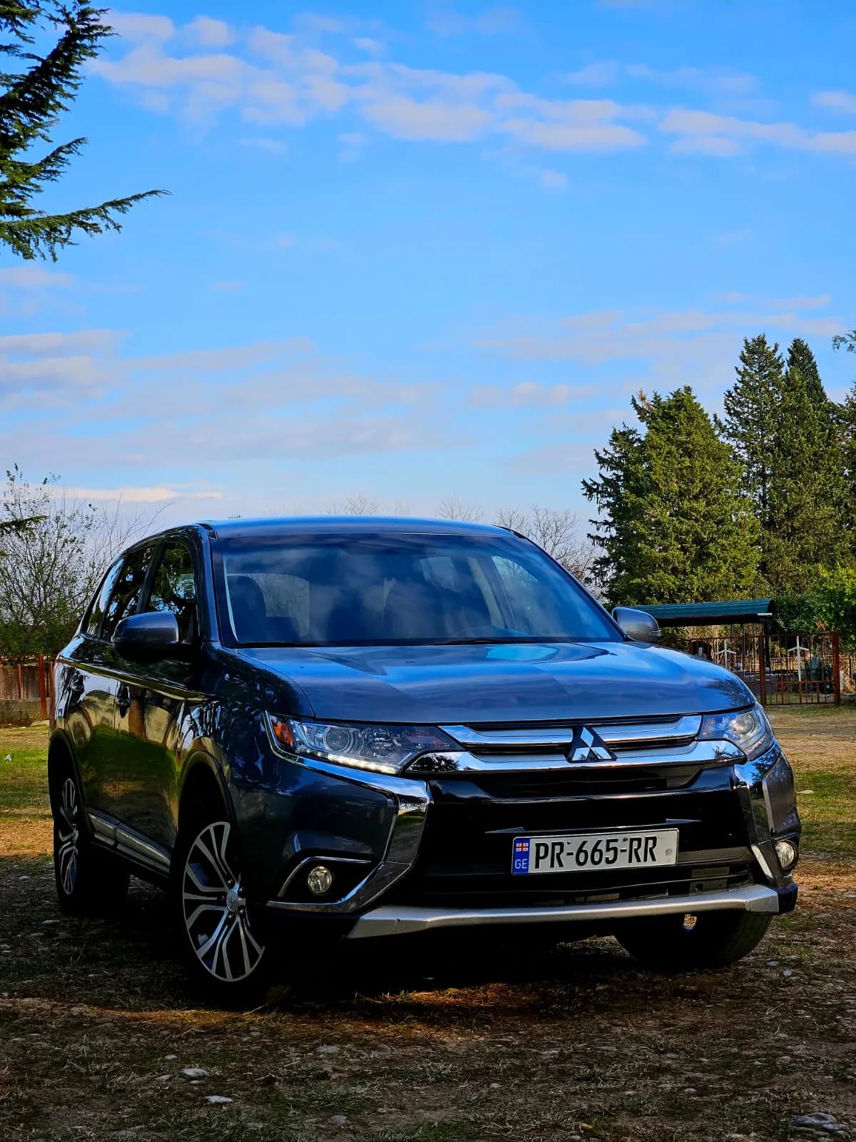 Rent Mitsubishi Outlander 2017