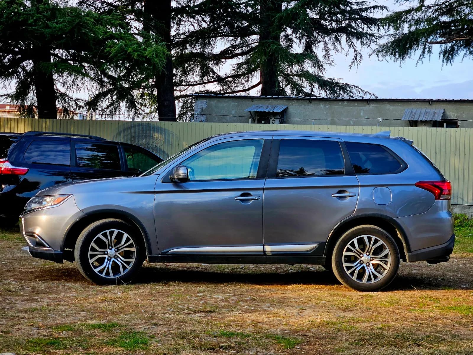Rent Mitsubishi Outlander in Kutaisi — photo 5