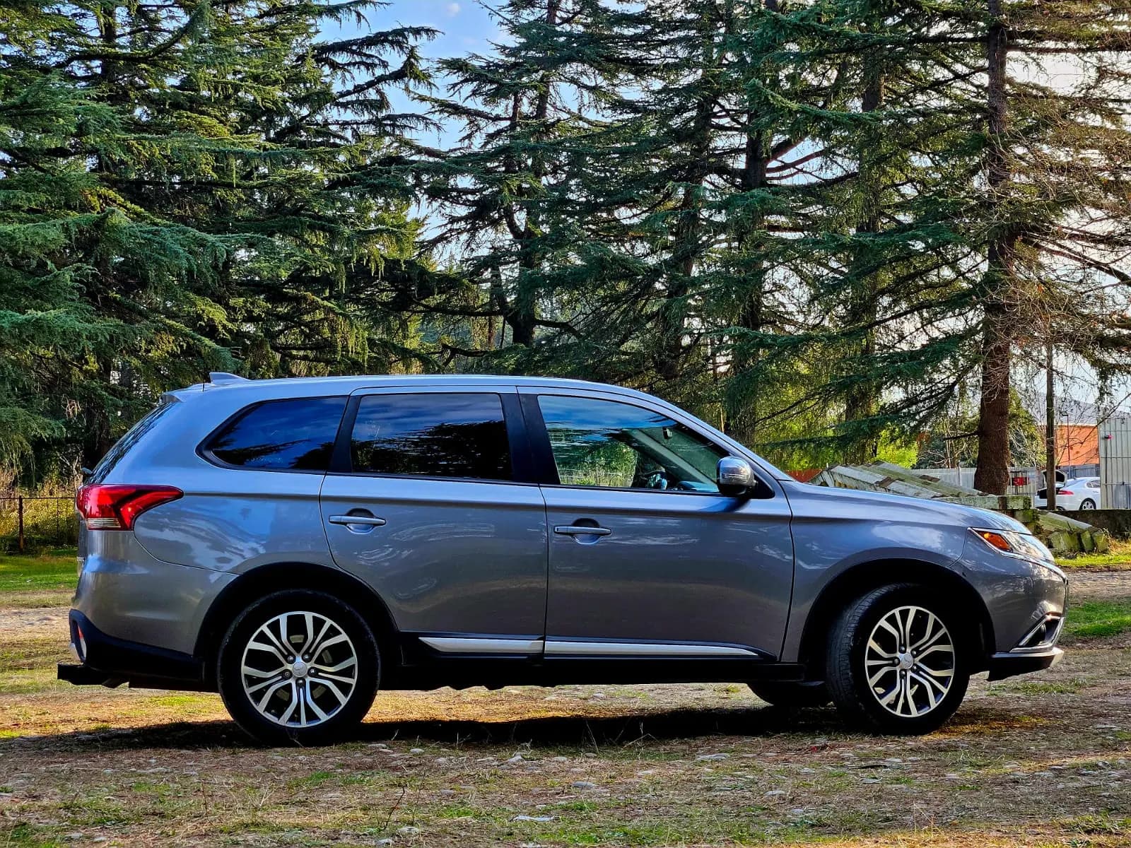 Rent Mitsubishi Outlander in Kutaisi — photo 6