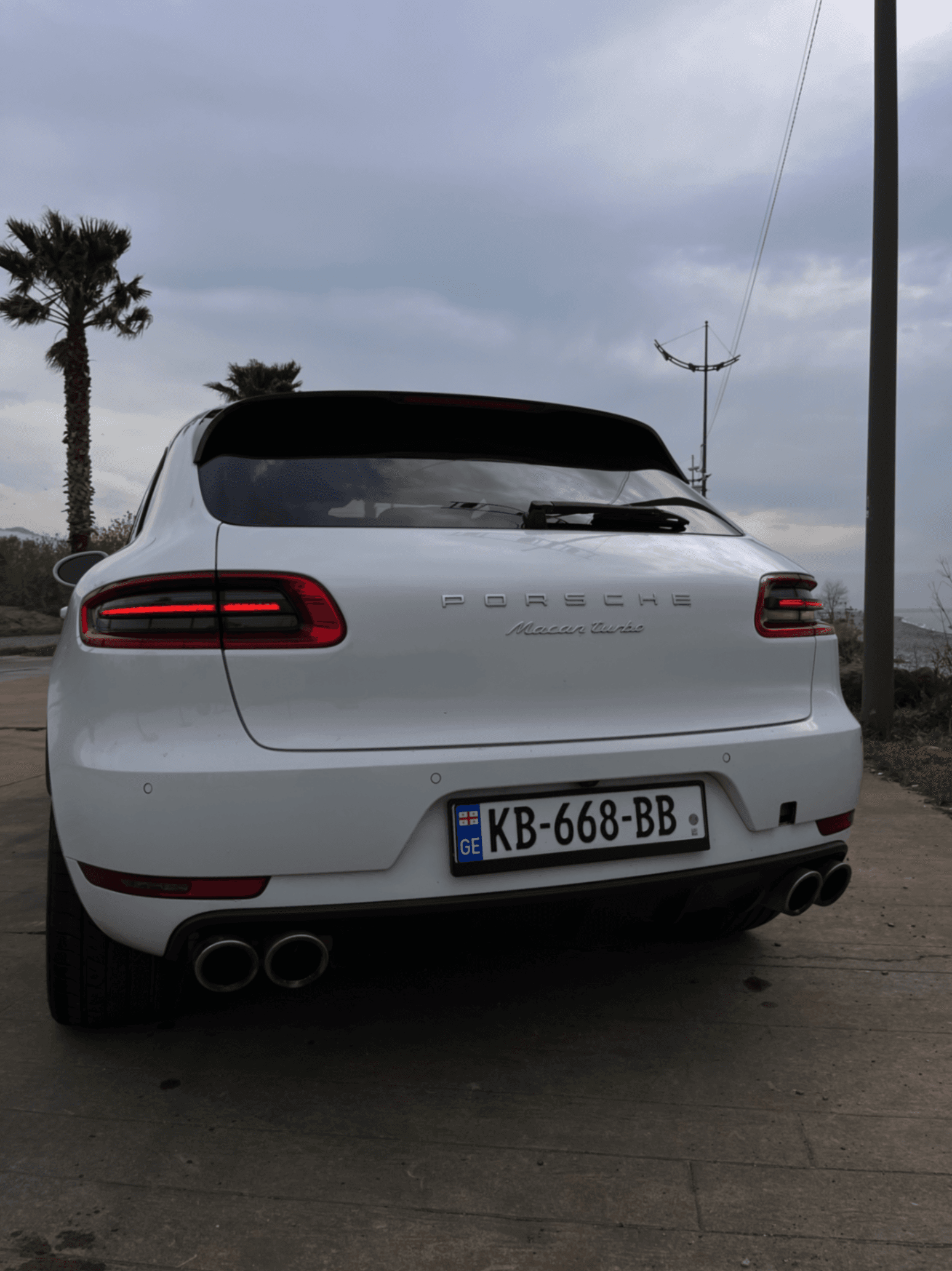 Rent Porsche macan in Batumi — photo 3