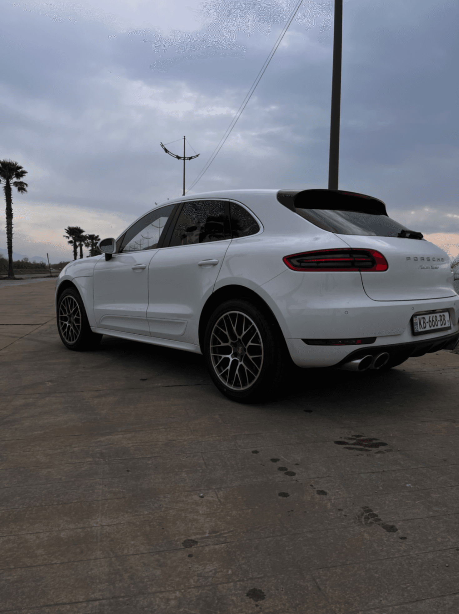 Rent Porsche macan in Batumi — photo 2