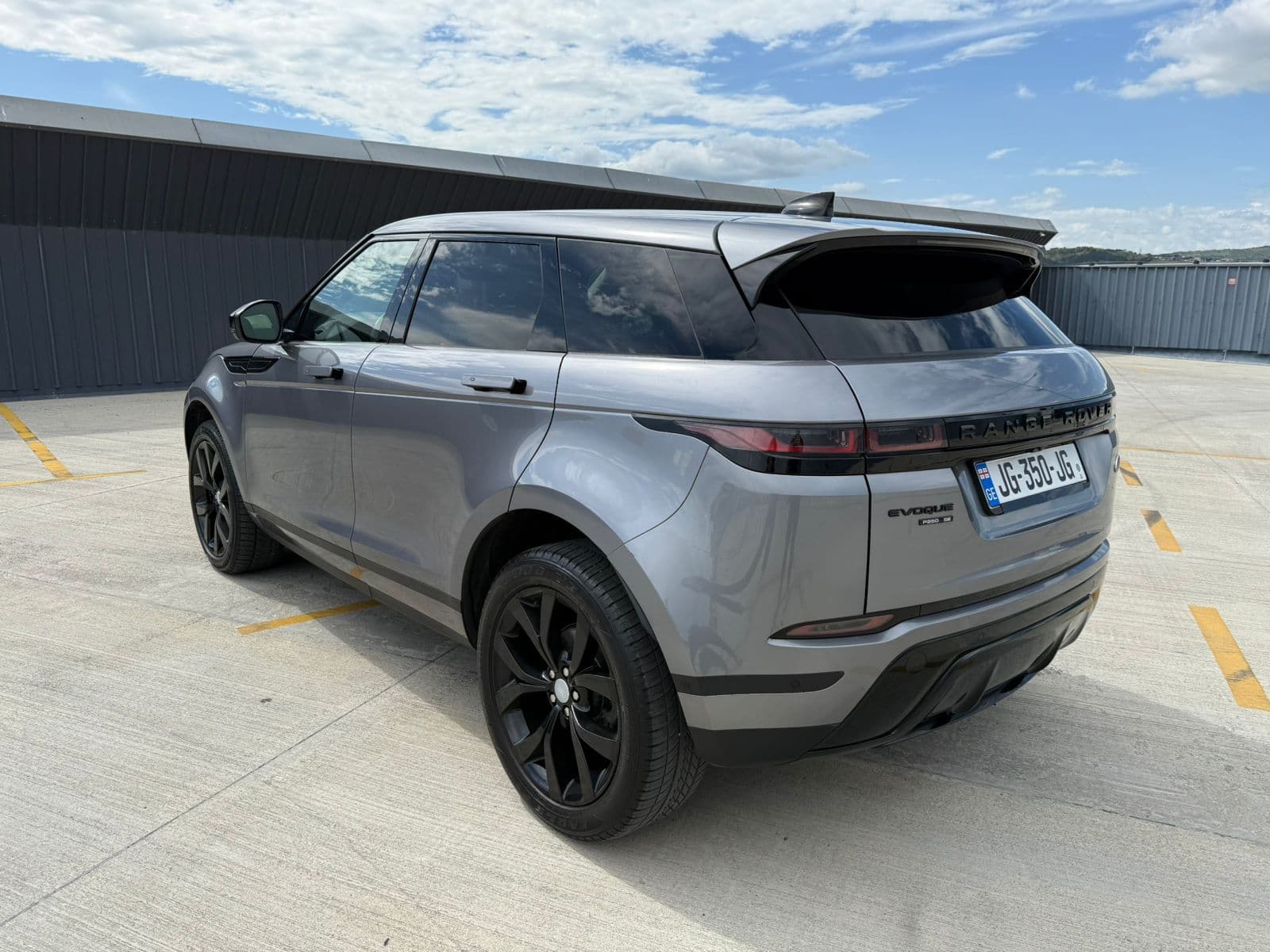 Range rover evoque 2021 view 5