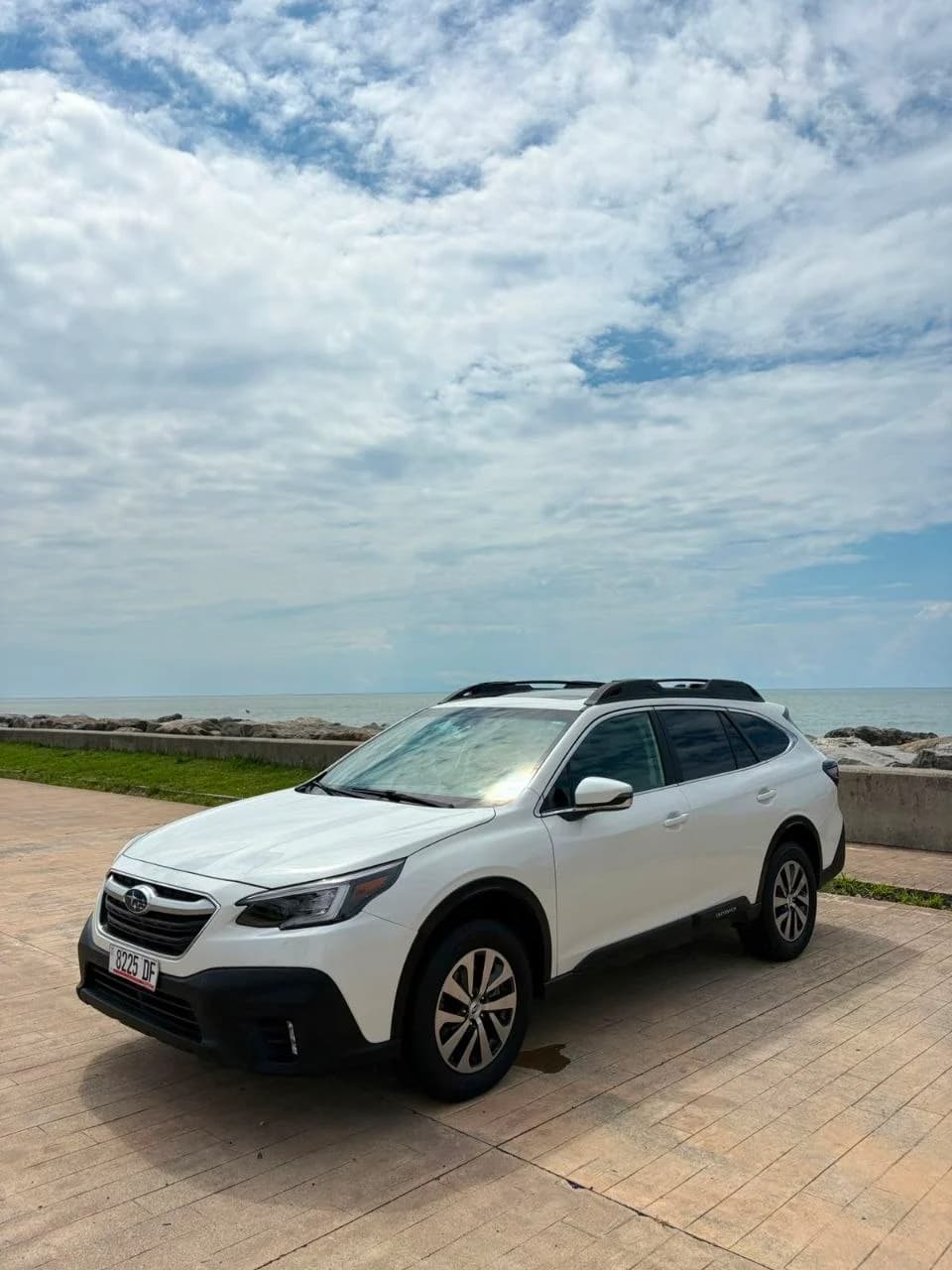 SUBARU OUTBACK photo 3