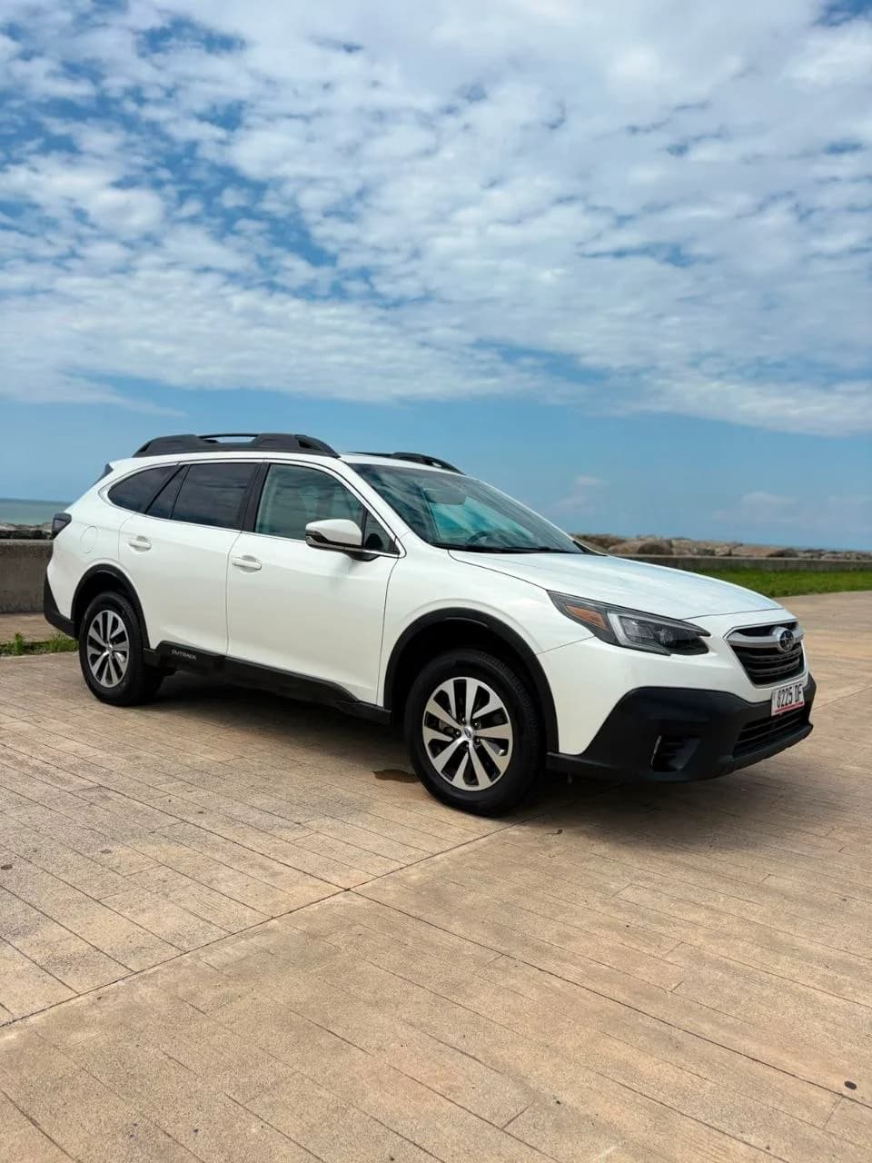 SUBARU OUTBACK photo 2